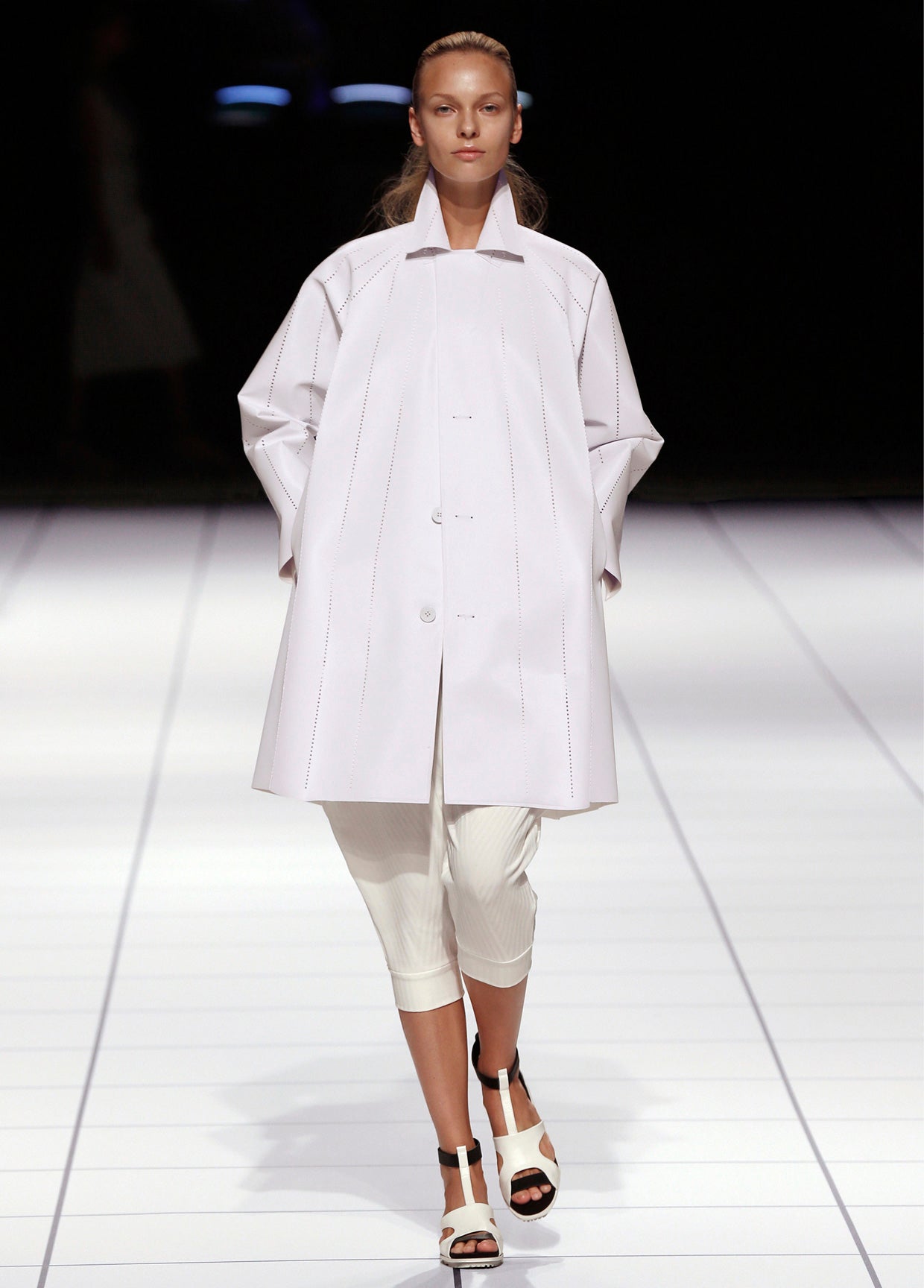 ISSEY MIYAKE SPRING SUMMER 2014 COLLECTIONS 01