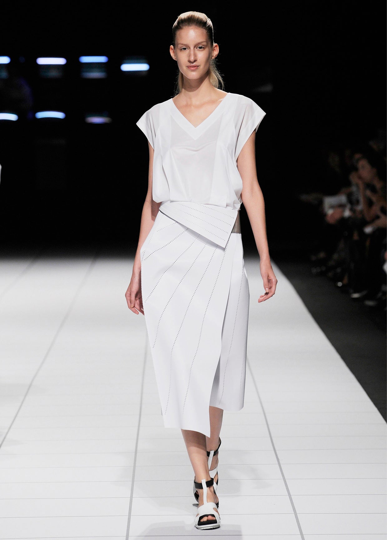 ISSEY MIYAKE SPRING SUMMER 2014 COLLECTIONS 03