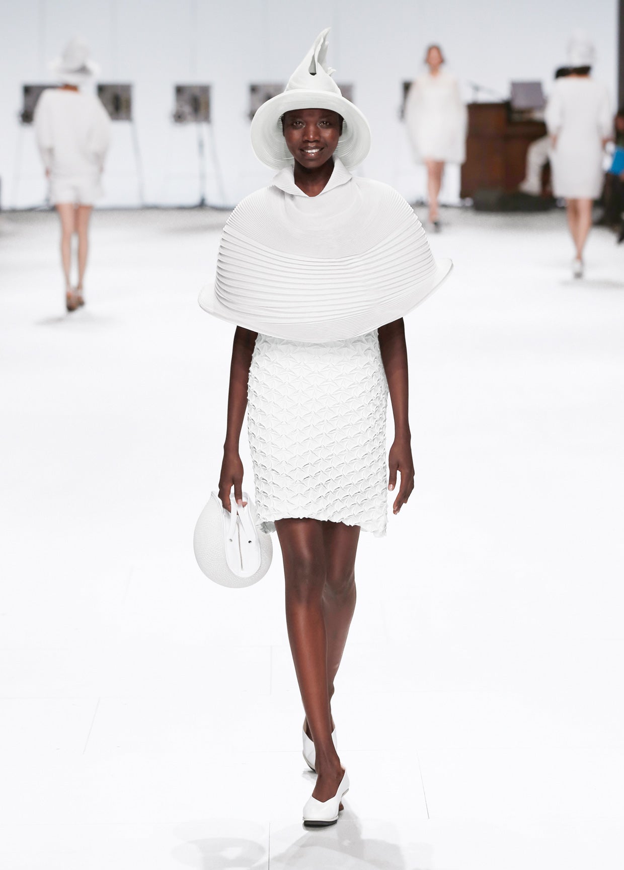 ISSEY MIYAKE SPRING SUMMER 2015 COLLECTIONS 06