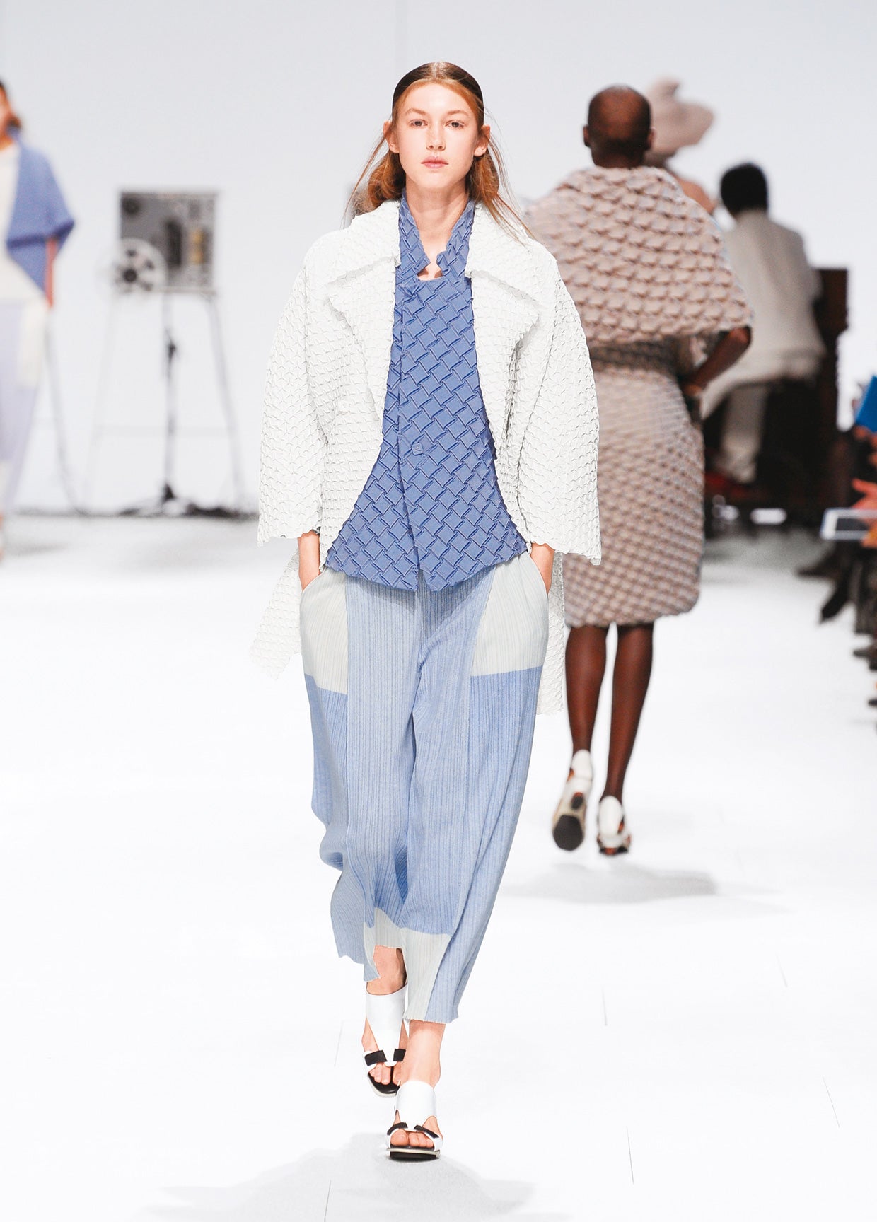 ISSEY MIYAKE SPRING SUMMER 2015 COLLECTIONS 14