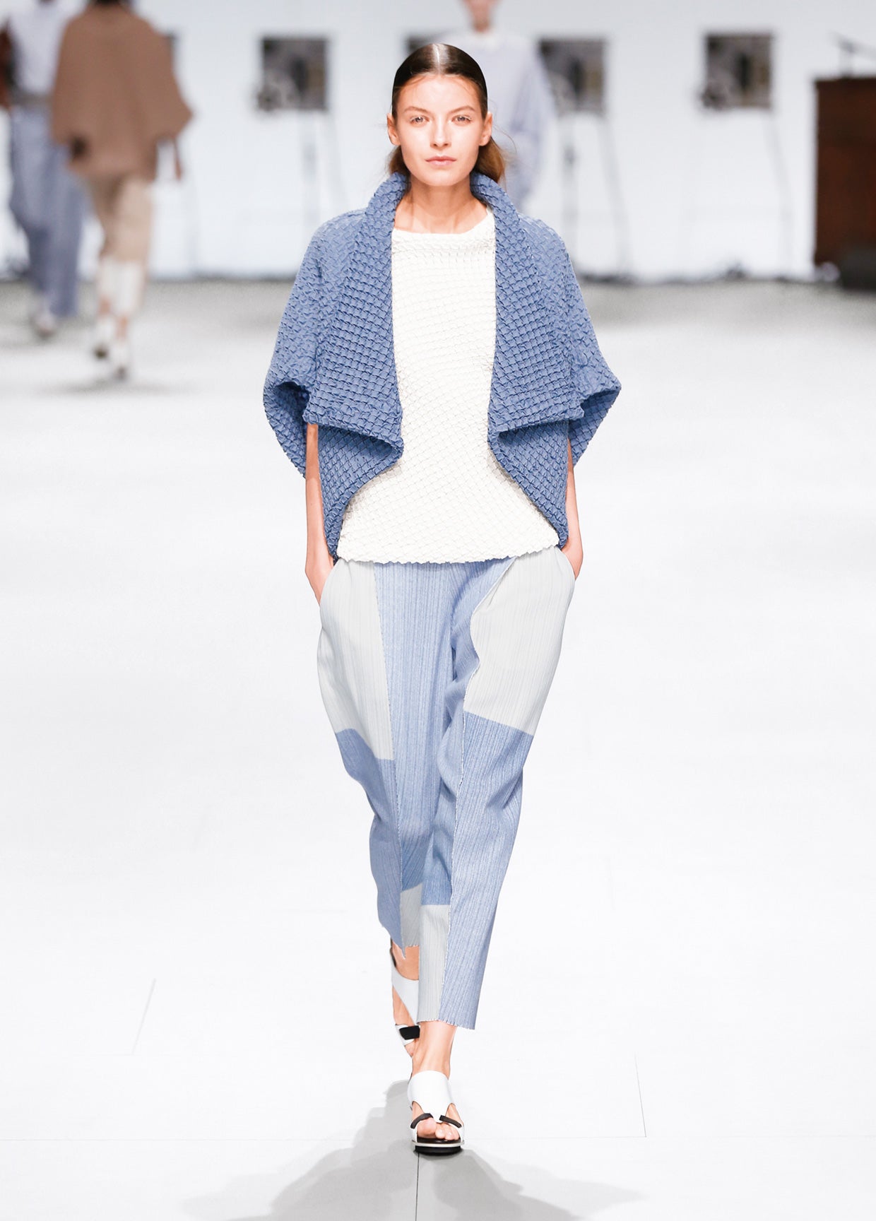 ISSEY MIYAKE SPRING SUMMER 2015 COLLECTIONS 15