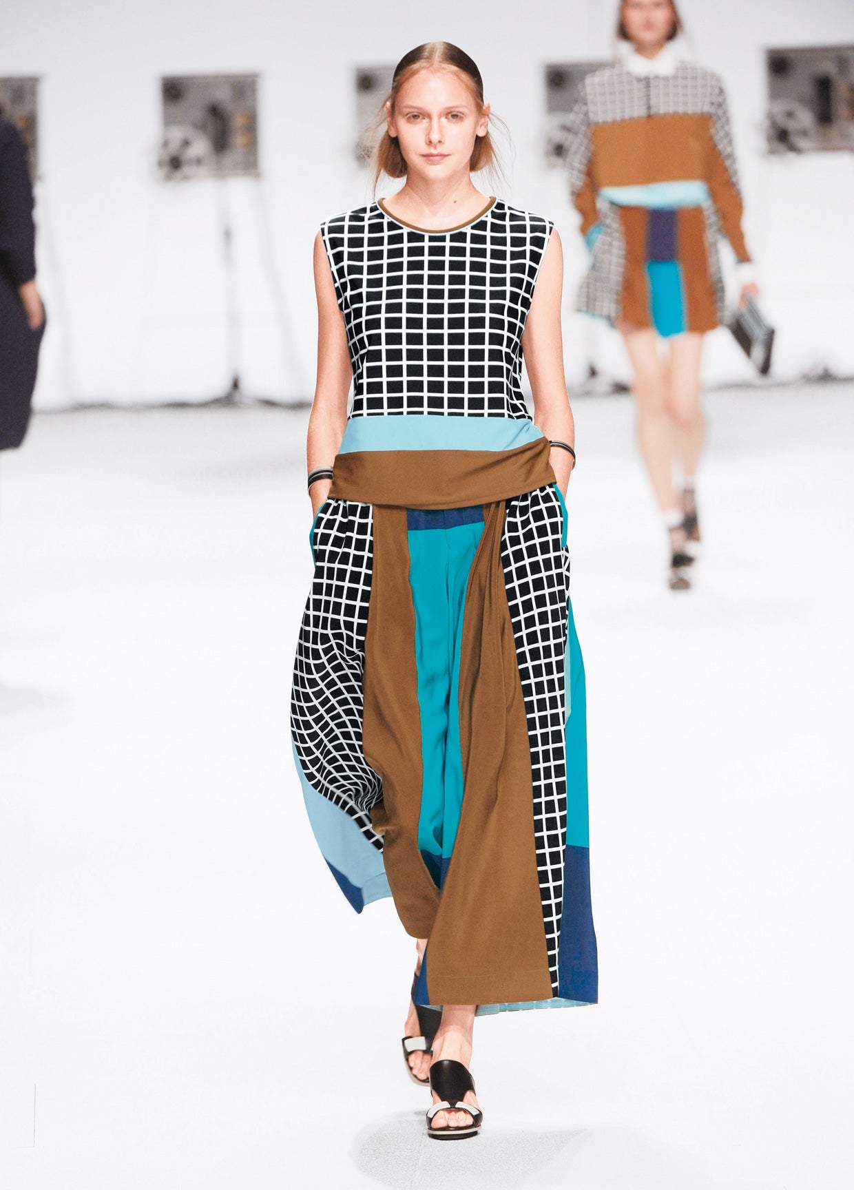 ISSEY MIYAKE SPRING SUMMER 2015 COLLECTIONS 27