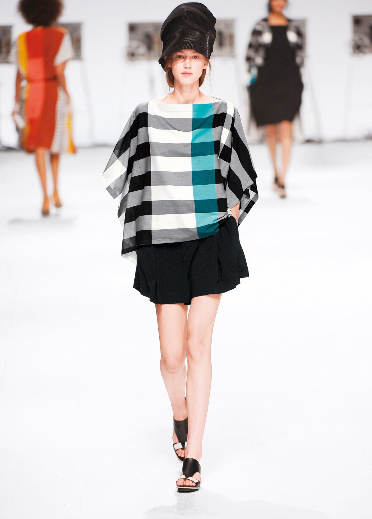 ISSEY MIYAKE SPRING SUMMER 2015 COLLECTIONS 33