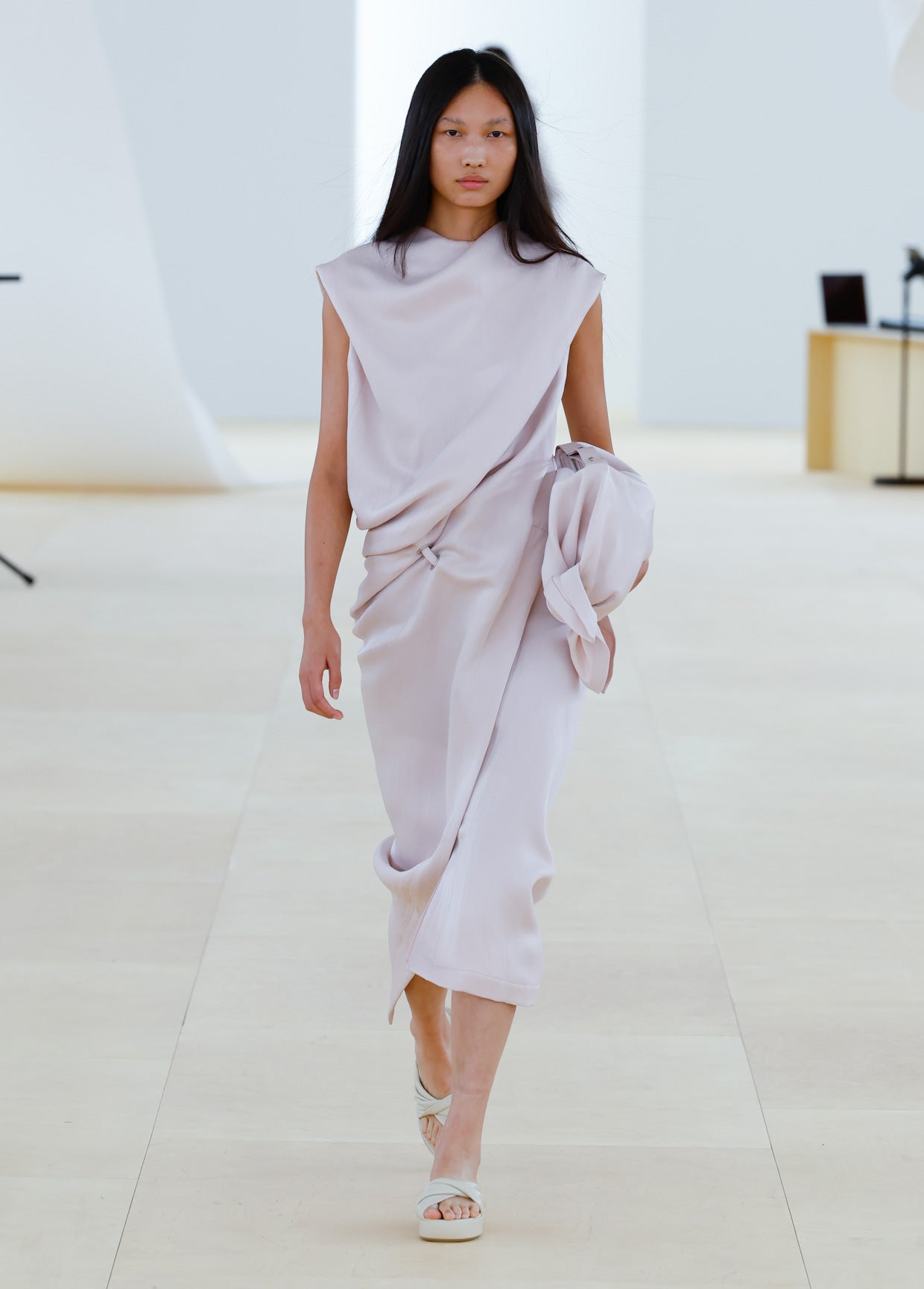 ISSEY MIYAKE SPRING SUMMER 2024 COLLECTIONS 17