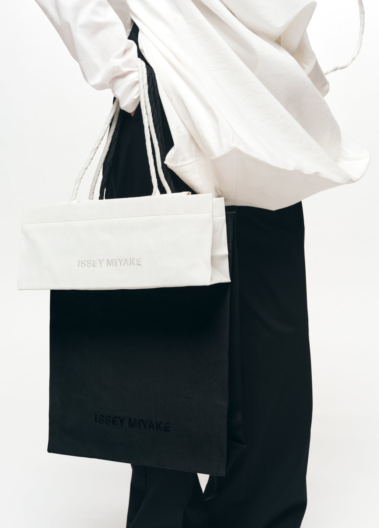 ISSEY MIYAKE LOOK 16