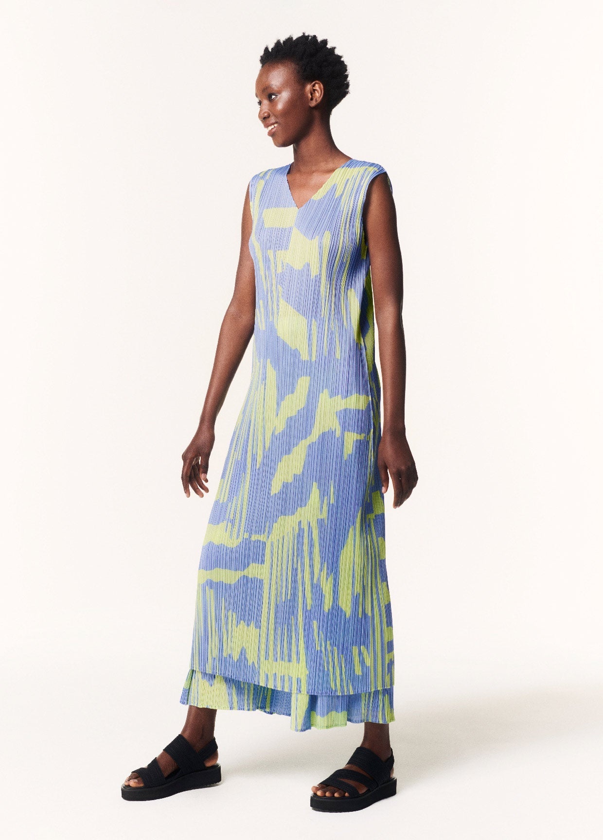 PLEATS PLEASE ISSEY MIYAKE LOOK 32
