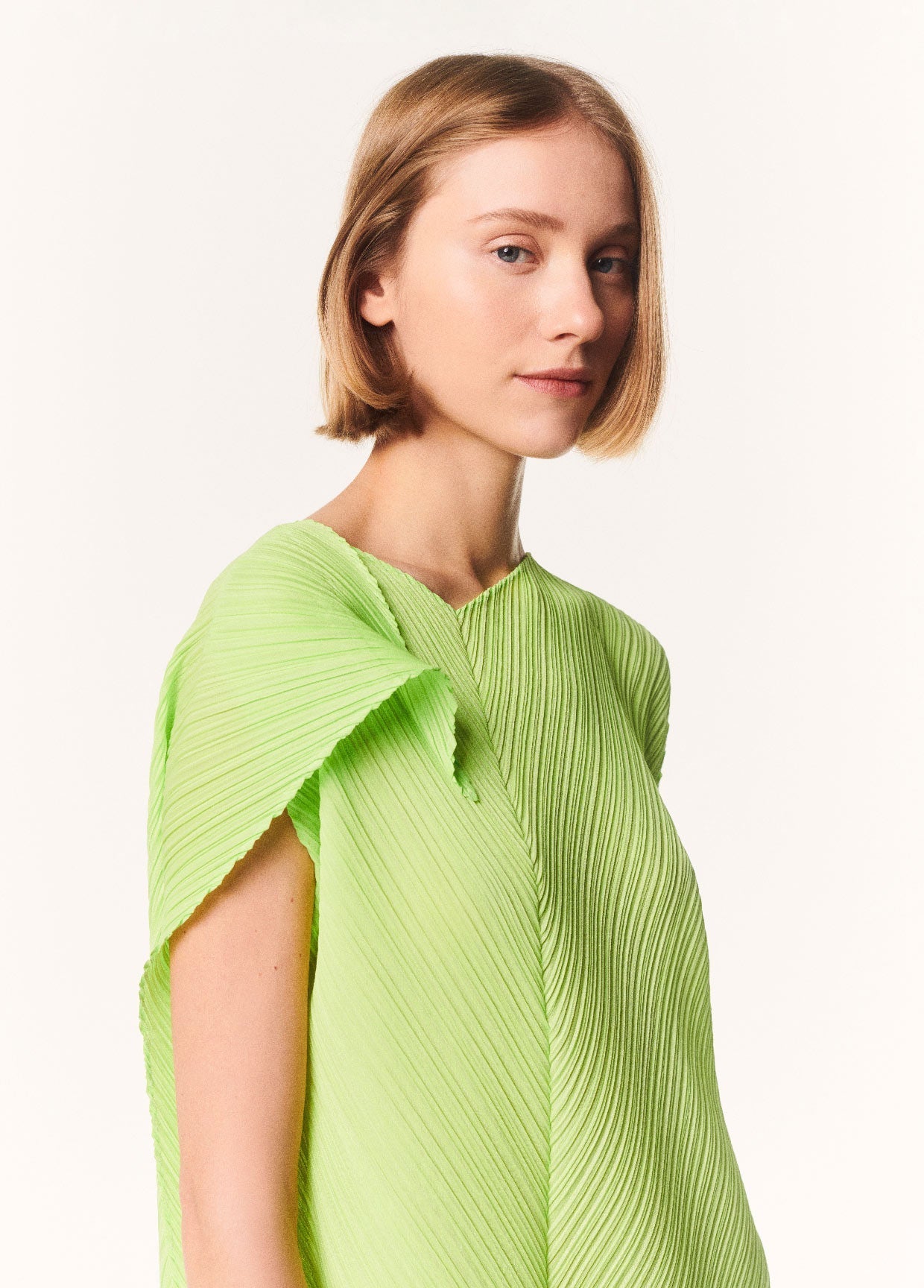 PLEATS PLEASE ISSEY MIYAKE LOOK 34
