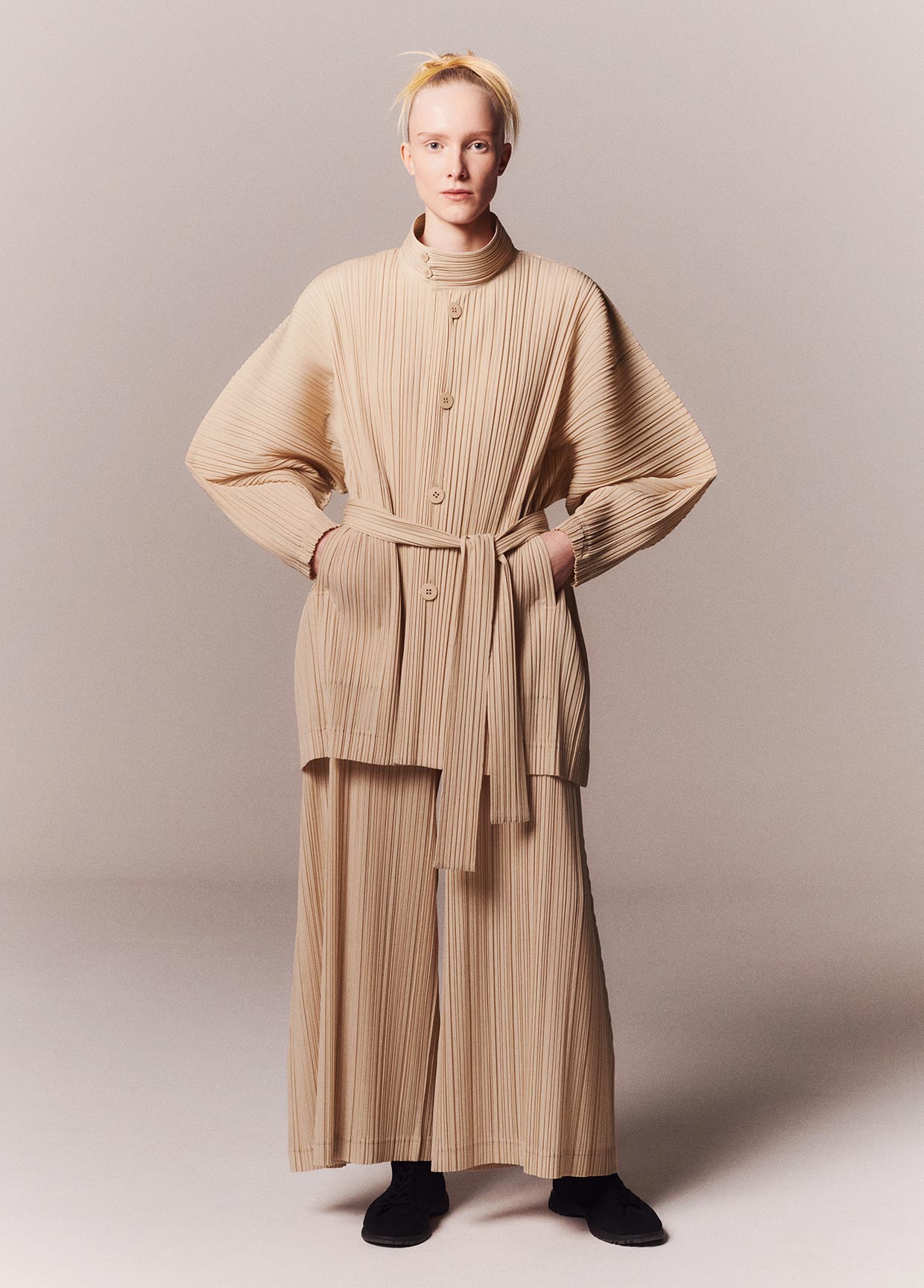 PLEATS PLEASE ISSEY MIYAKE LOOK 42
