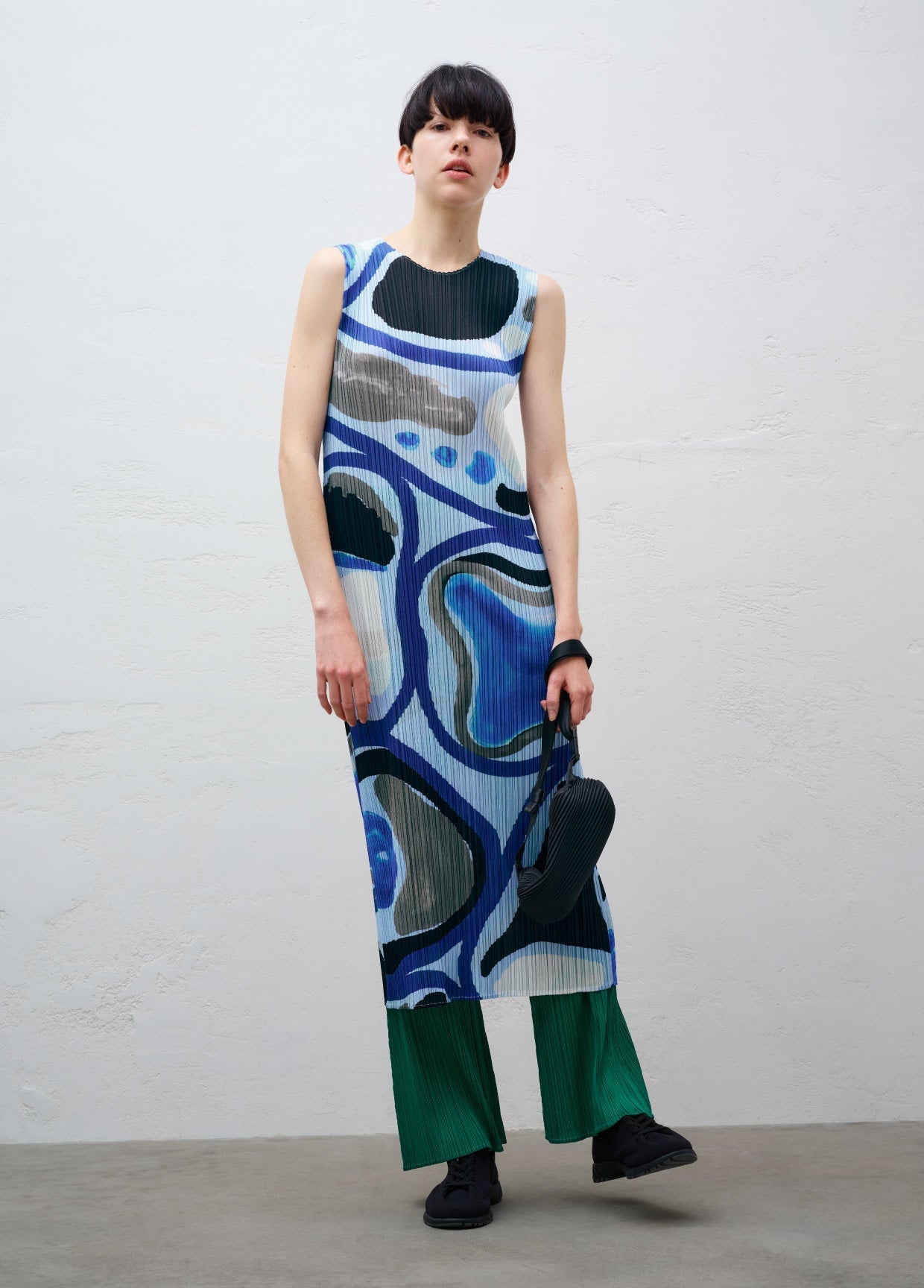 PLEATS PLEASE ISSEY MIYAKE LOOK 05