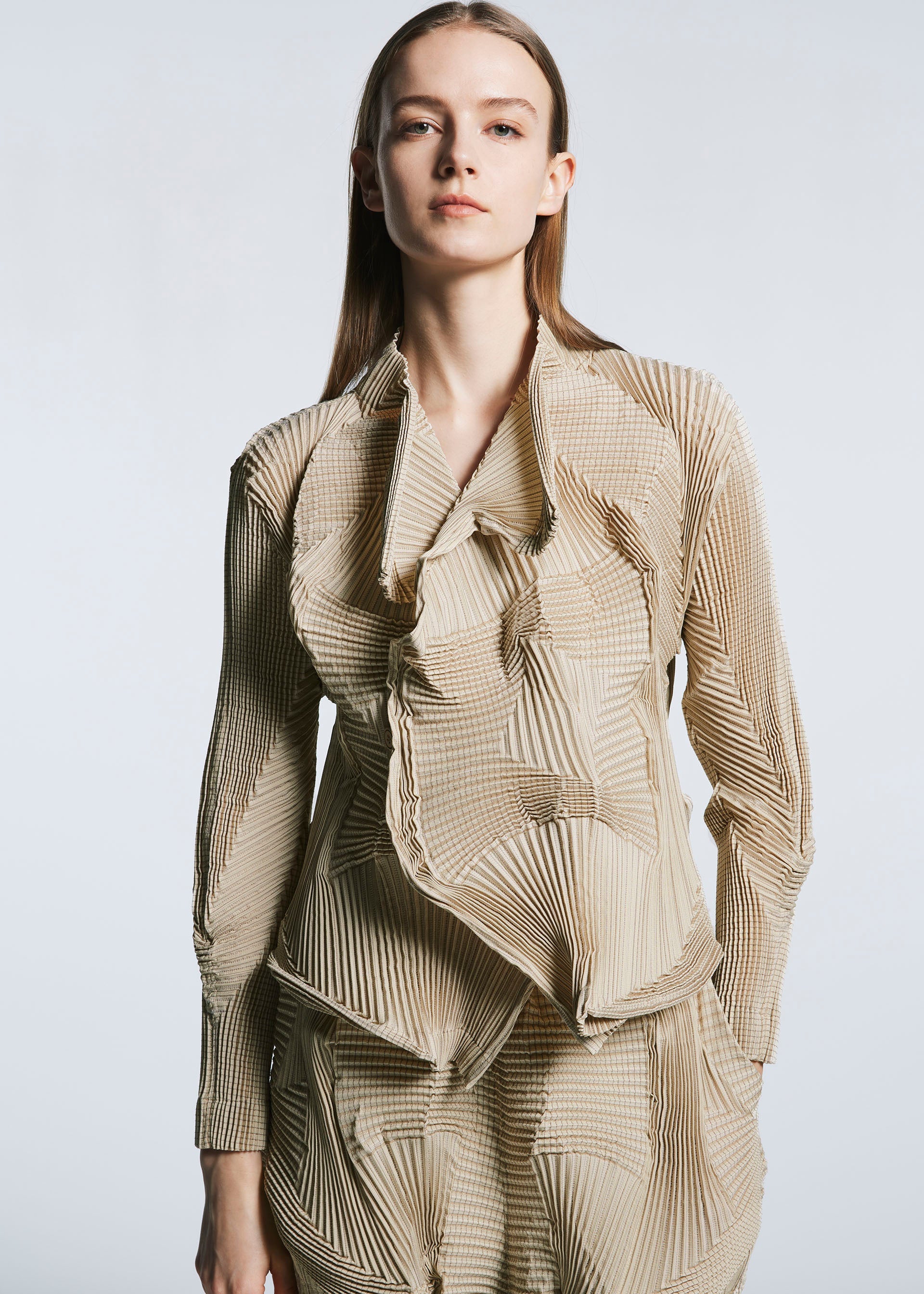 A model wears the A-POC ABLE ISSEY MIYAKE TYPE O 003 2 jacket.