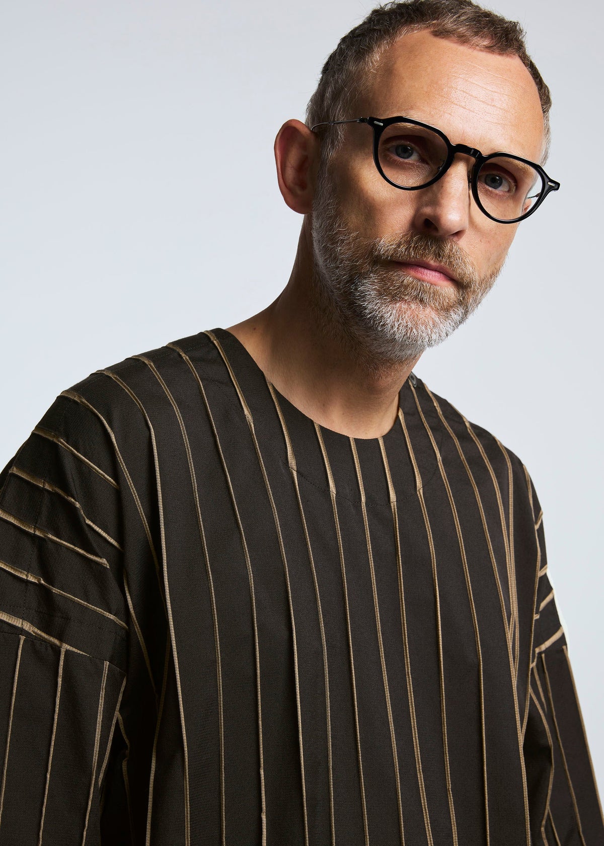 A model wears the A-POC ABLE ISSEY MIYAKE TYPE W 007 1 shirt.