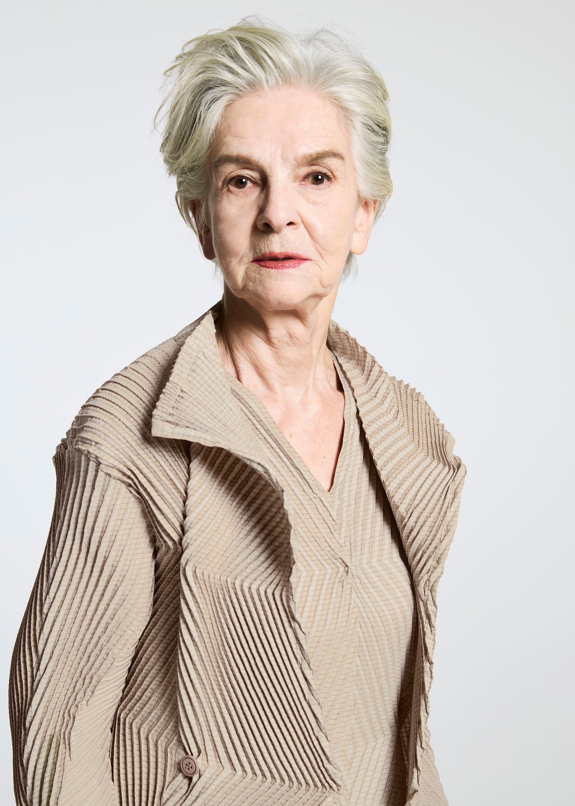 A model wears the A-POC ABLE ISSEY MIYAKE TYPE O 007 jacket.