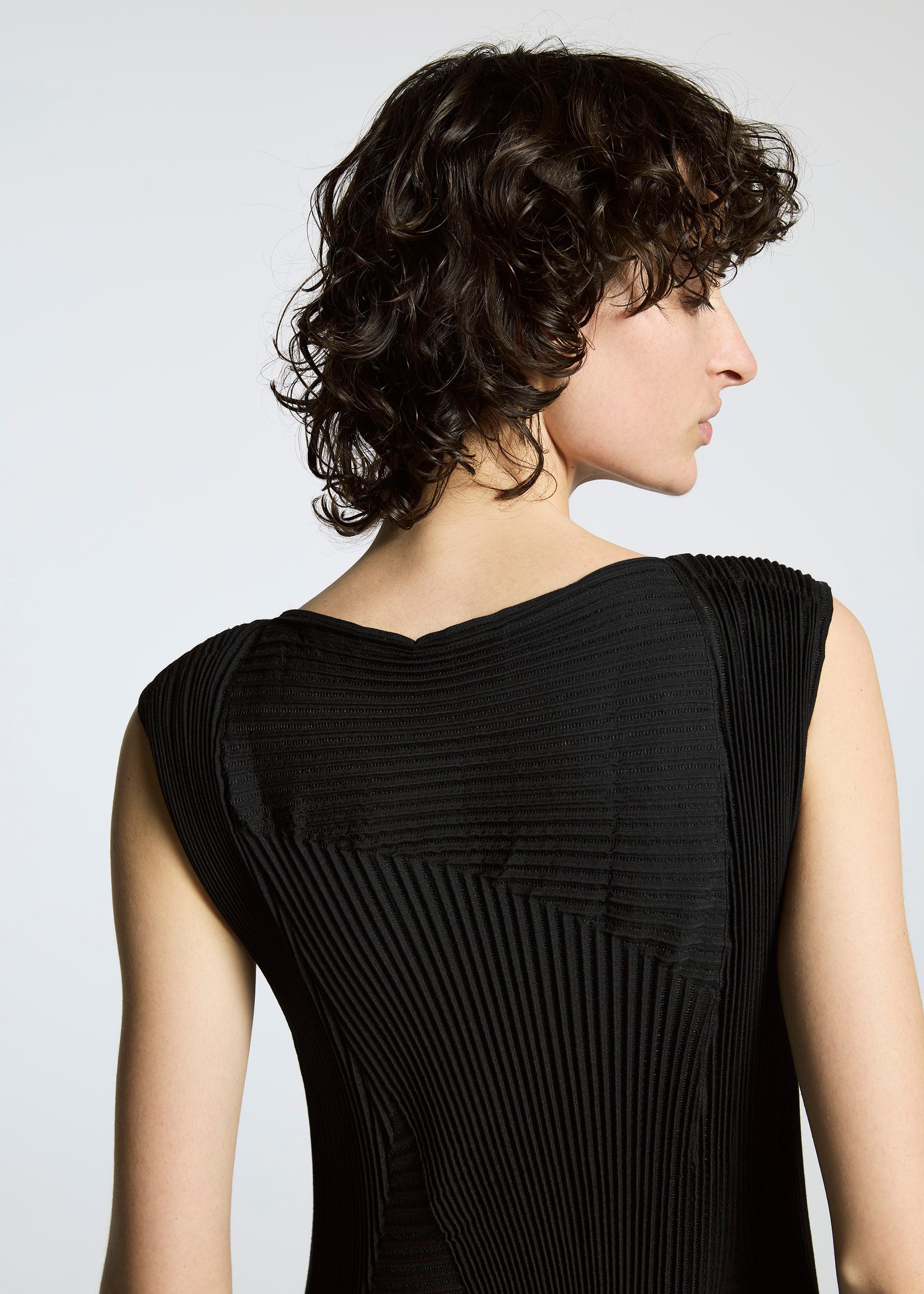 TYPE-I 008 Dress Black – The official ISSEY MIYAKE ONLINE STORE
