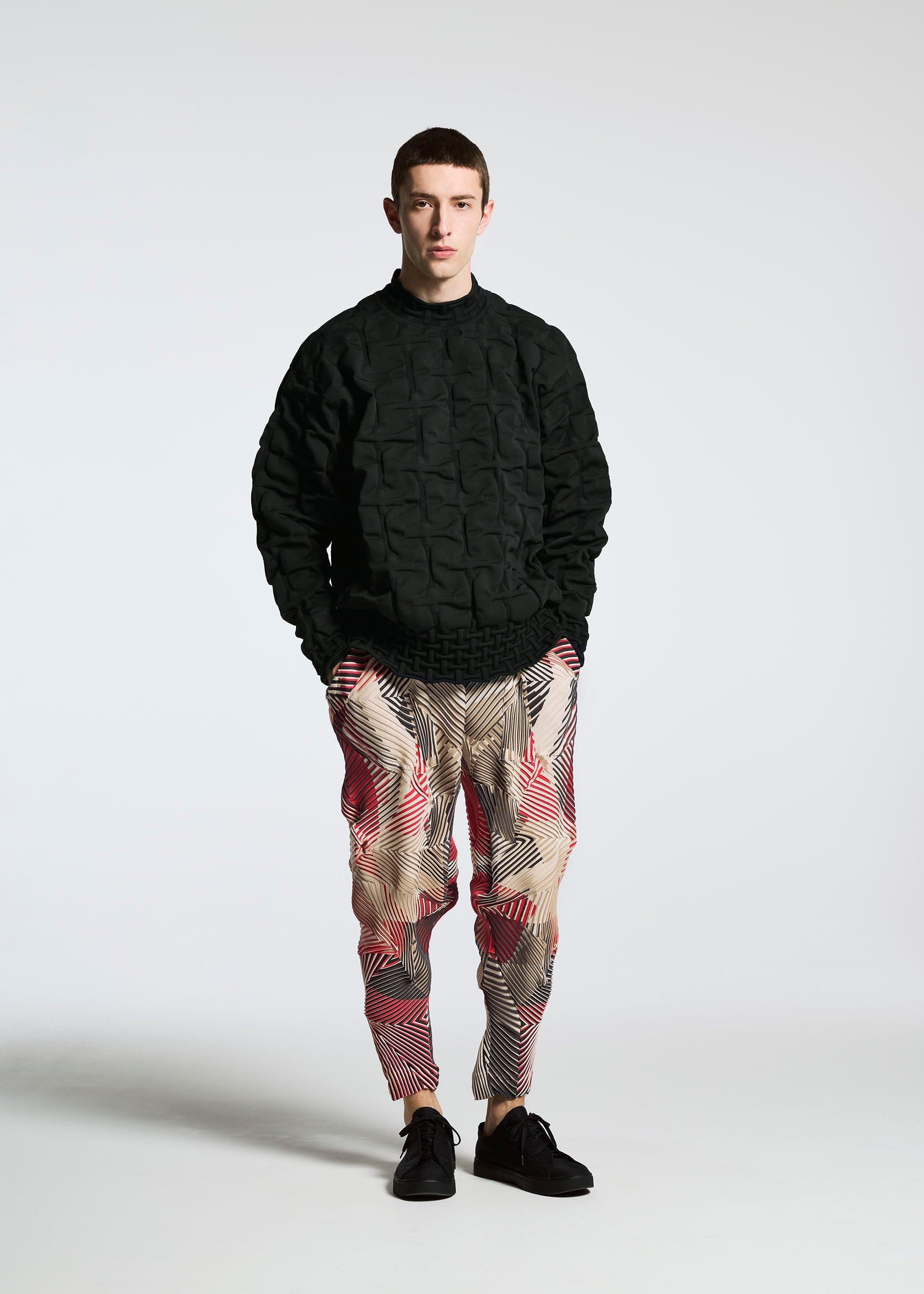 ISSEY MIYAKE Tops – The official ISSEY MIYAKE ONLINE STORE | ISSEY