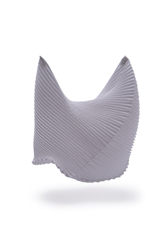 A product shot of the A-POC ABLE ISSEY MIYAKE TYPE XIII Atelier Oï project accessory in white (01).