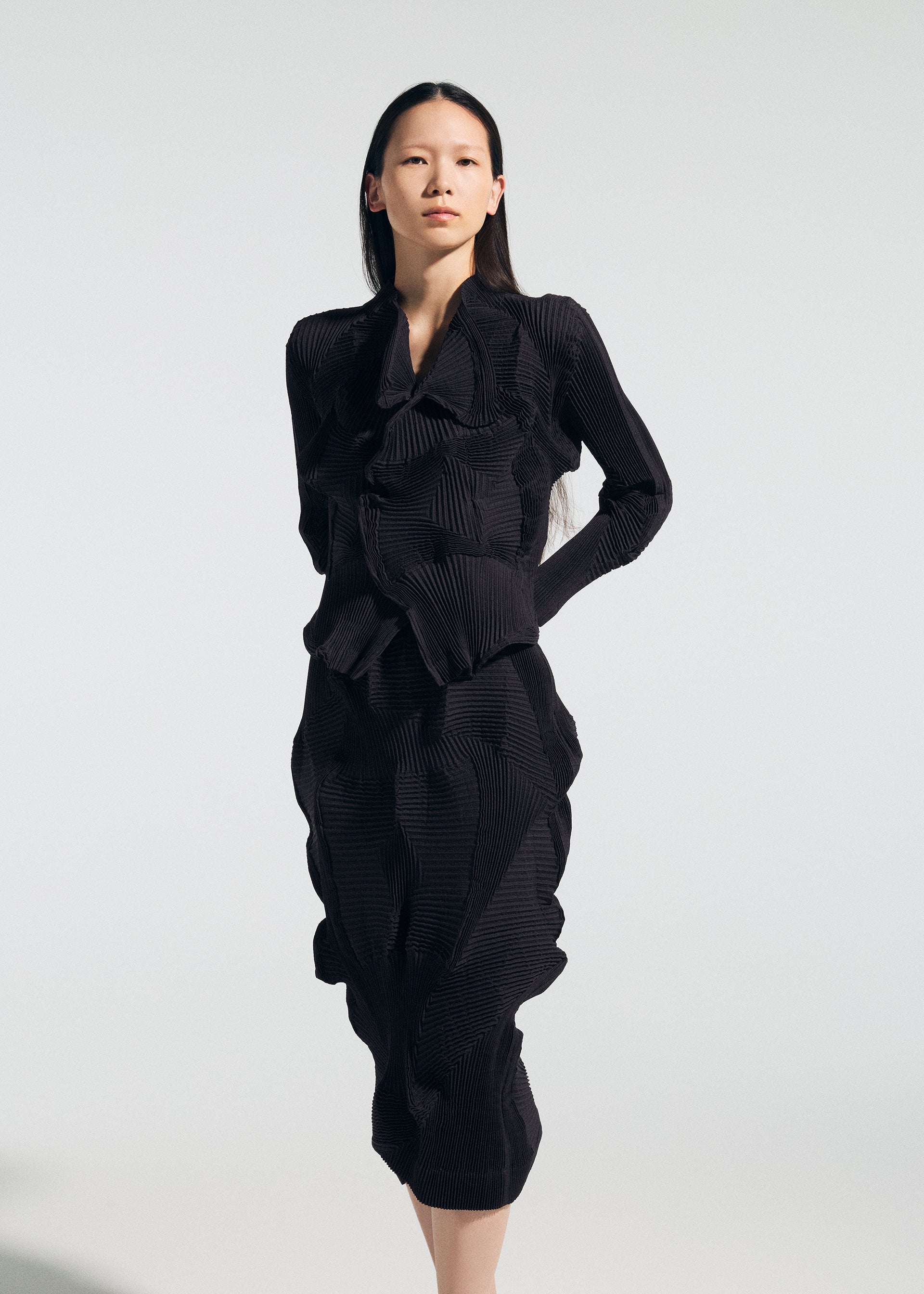 A-POC ABLE ISSEY MIYAKE TYPE-O 022 スカート TYPE-O 022 Skirt Black – The official ISSEY MIYAKE ONLINE STORE