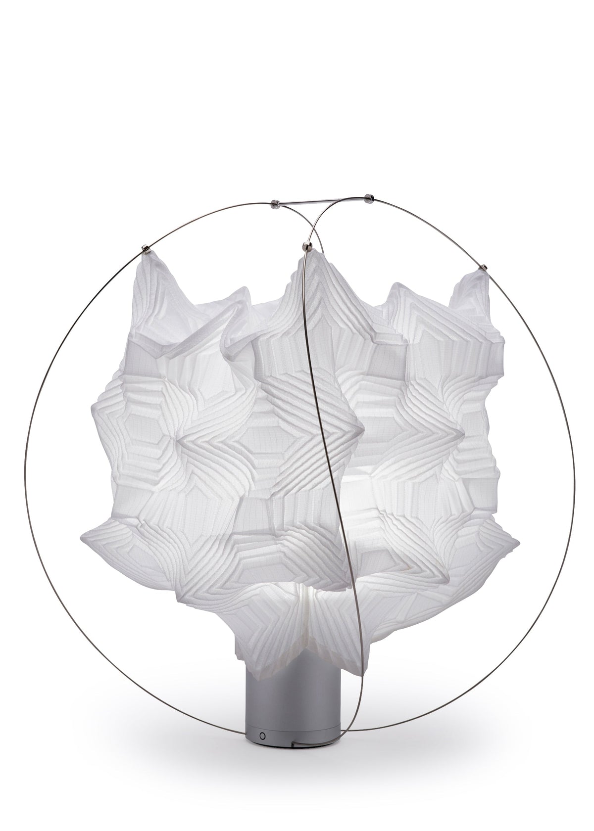 A product shot of the A-POC ABLE ISSEY MIYAKE TYPE XIII Atelier Oï project lamp in white (01).