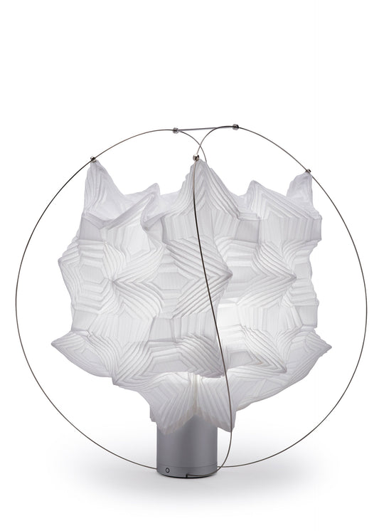A product shot of the A-POC ABLE ISSEY MIYAKE TYPE XIII Atelier Oï project lamp in white (01).