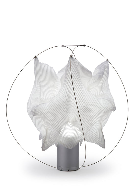 A product shot of the A-POC ABLE ISSEY MIYAKE TYPE XIII Atelier Oï project lamp in white (01).