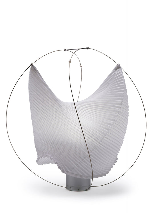 A product shot of the A-POC ABLE ISSEY MIYAKE TYPE XIII Atelier Oï project lamp in white (01).