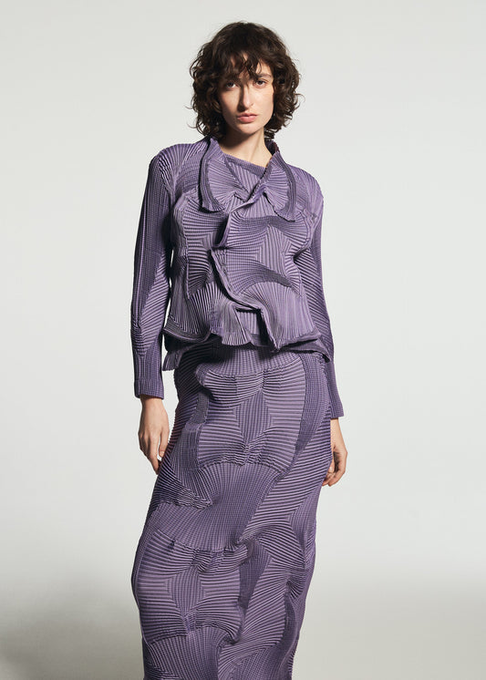 A model wears the A-POC ABLE ISSEY MIYAKE TYPE-O 003-1 type-o-003-1-jacket-pink-1.