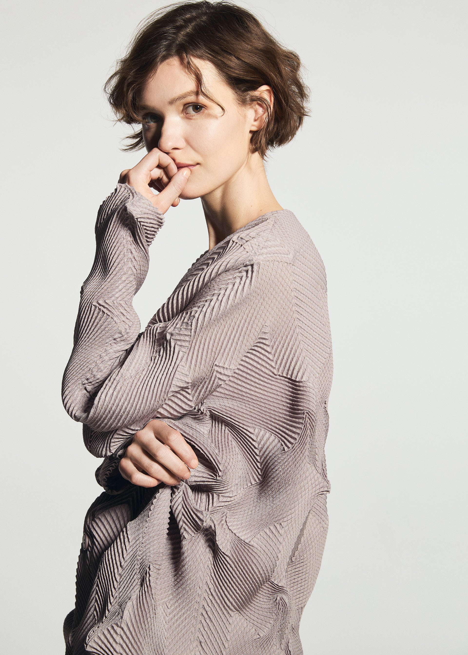 TYPE-O 010-1 Cardigan Grey-Hued – The official ISSEY MIYAKE ONLINE