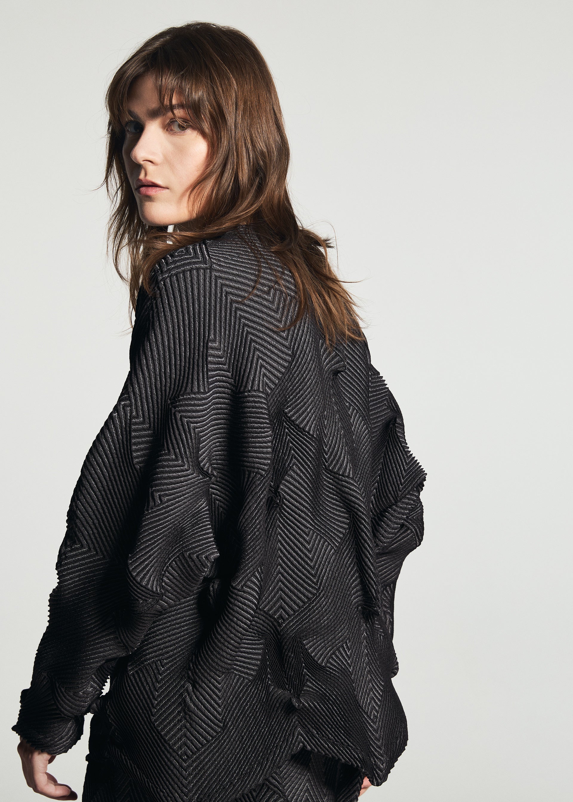 TYPE-O 010-1 Cardigan Grey-Hued – The official ISSEY MIYAKE ONLINE