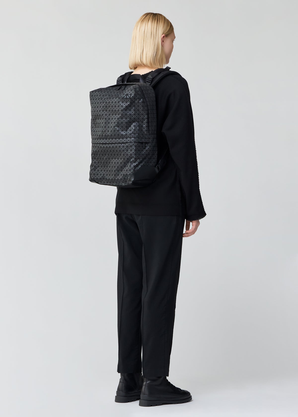 LINER Backpack Matte Black