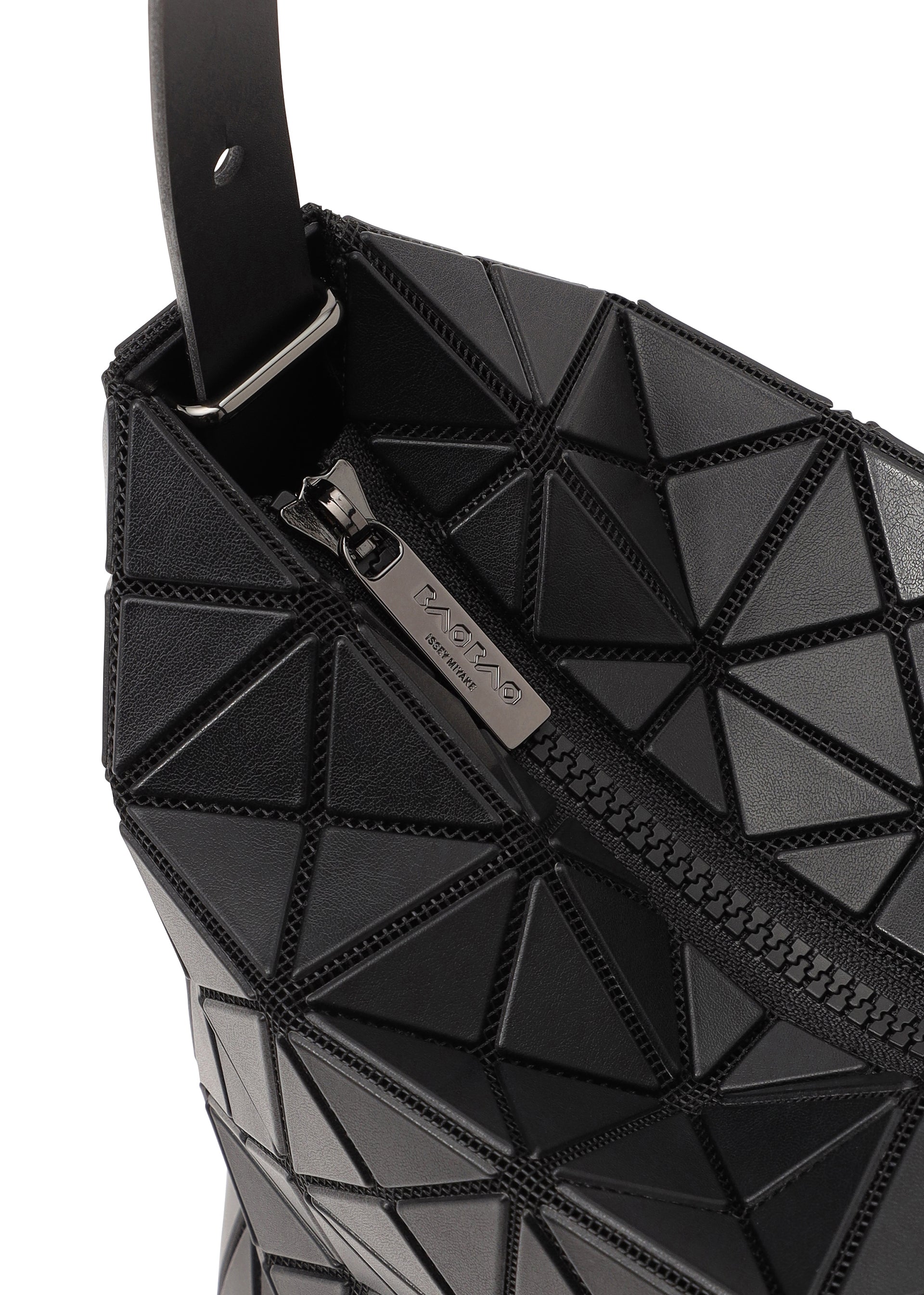 A detail shot of the BAO BAO ISSEY MIYAKE VALLEY 0.