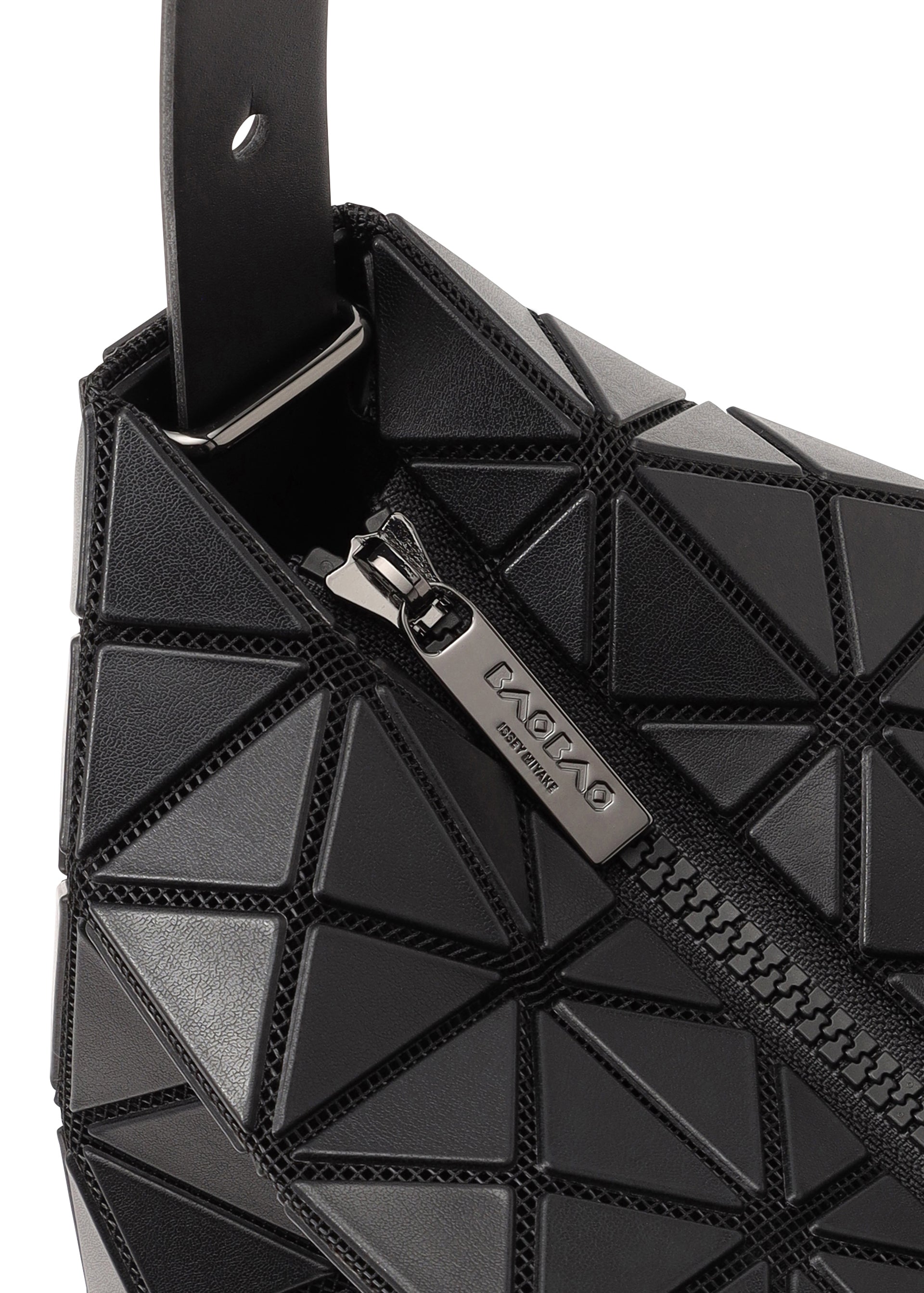 A detail shot of the BAO BAO ISSEY MIYAKE VALLEY 0.