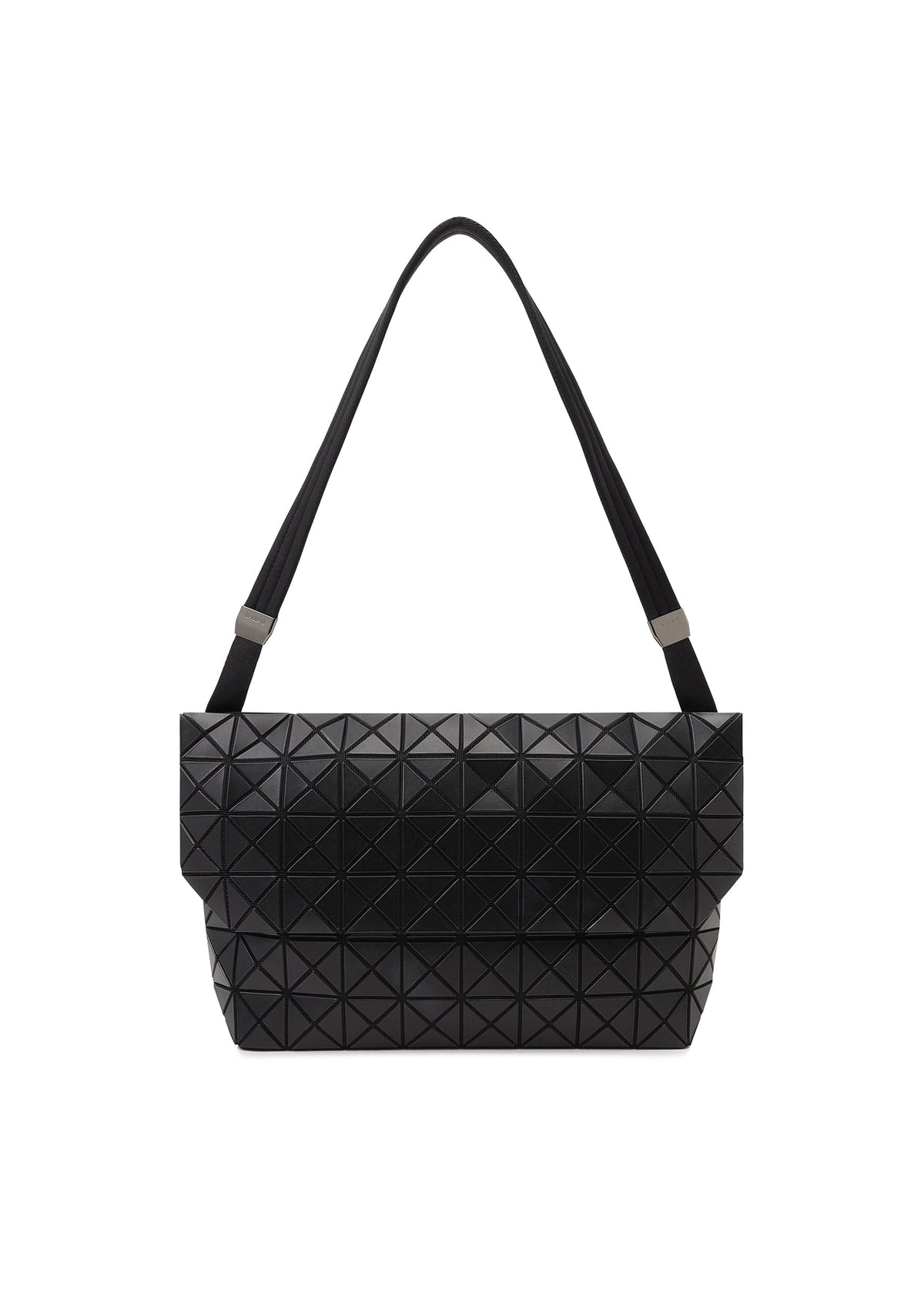 A product shot of the BAO BAO ISSEY MIYAKE PRISM SAC shoulder bag in matte black (16).