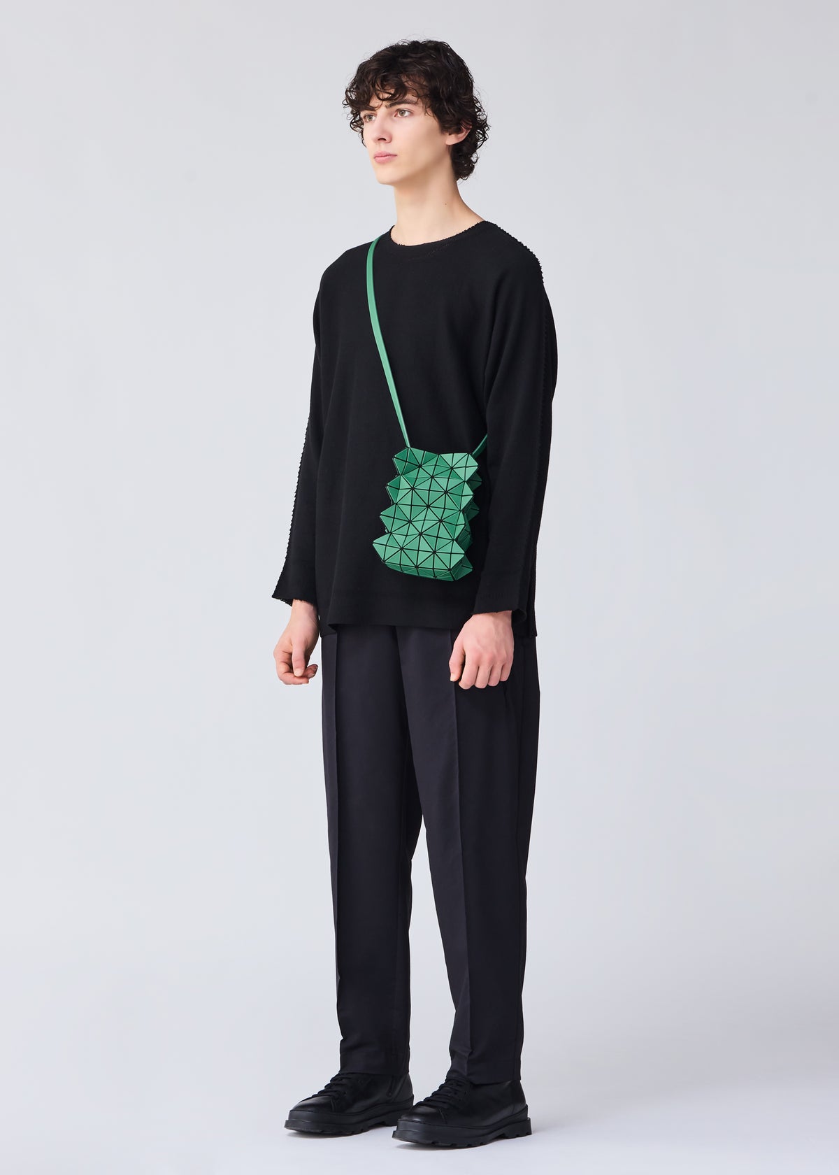 GROWTH Shoulder Bag Black
