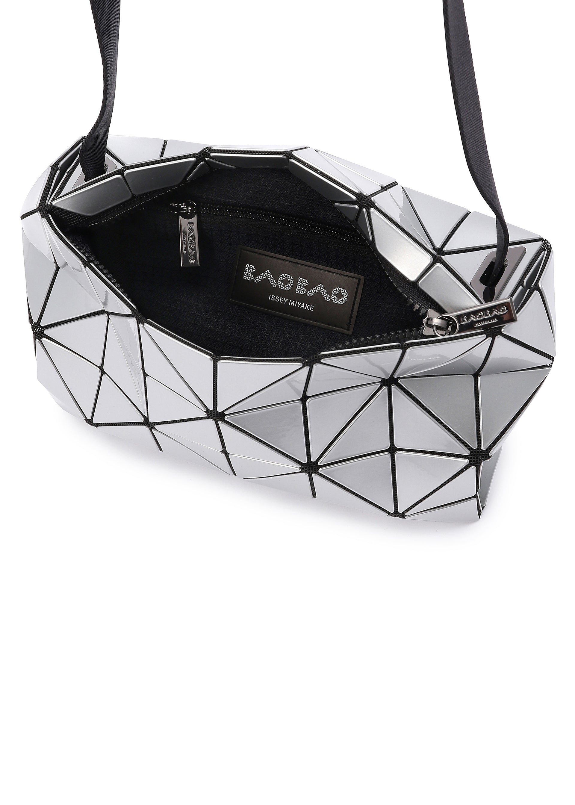 A detail shot of the BAO BAO ISSEY MIYAKE CARTON shoulder bag.