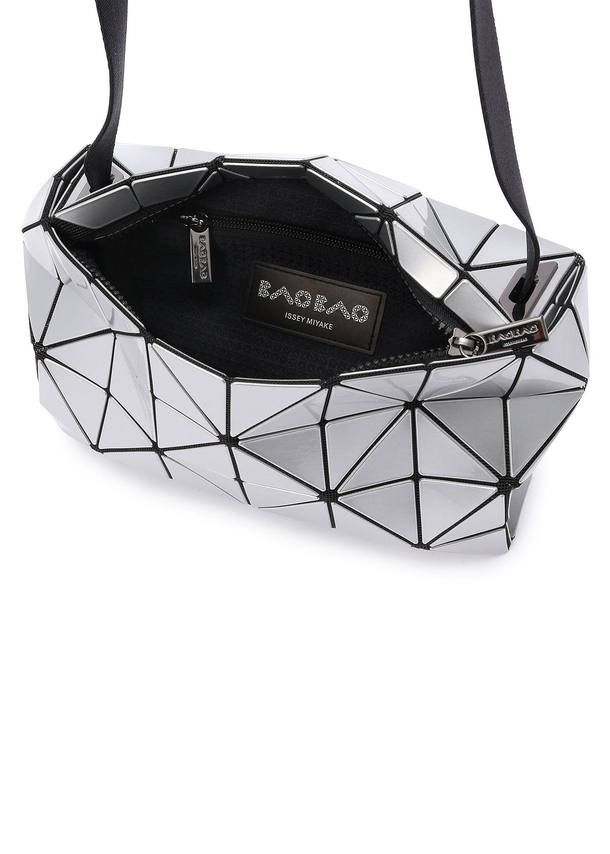 A detail shot of the BAO BAO ISSEY MIYAKE CARTON shoulder bag.