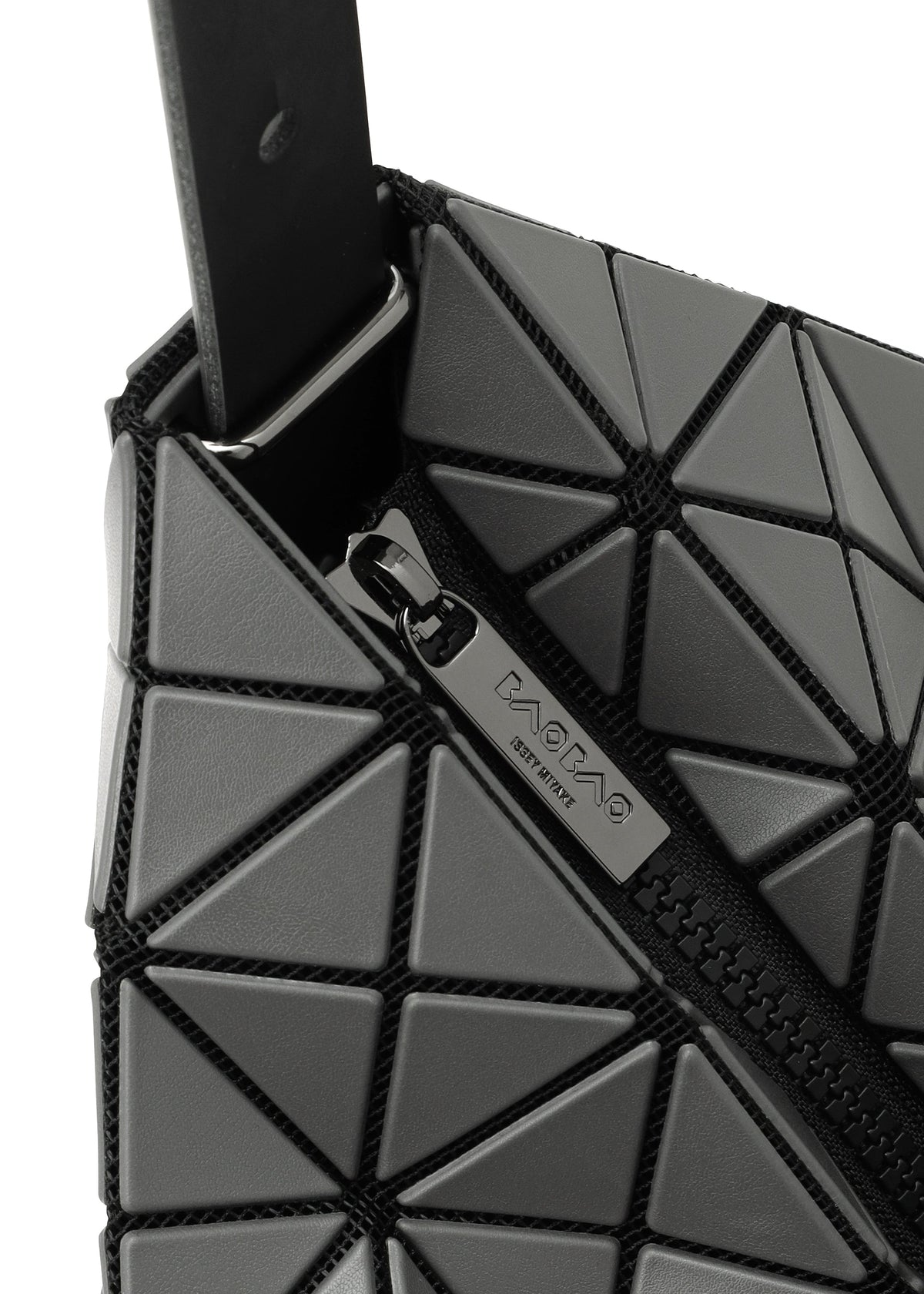 A detail shot of the BAO BAO ISSEY MIYAKE VALLEY handbag.