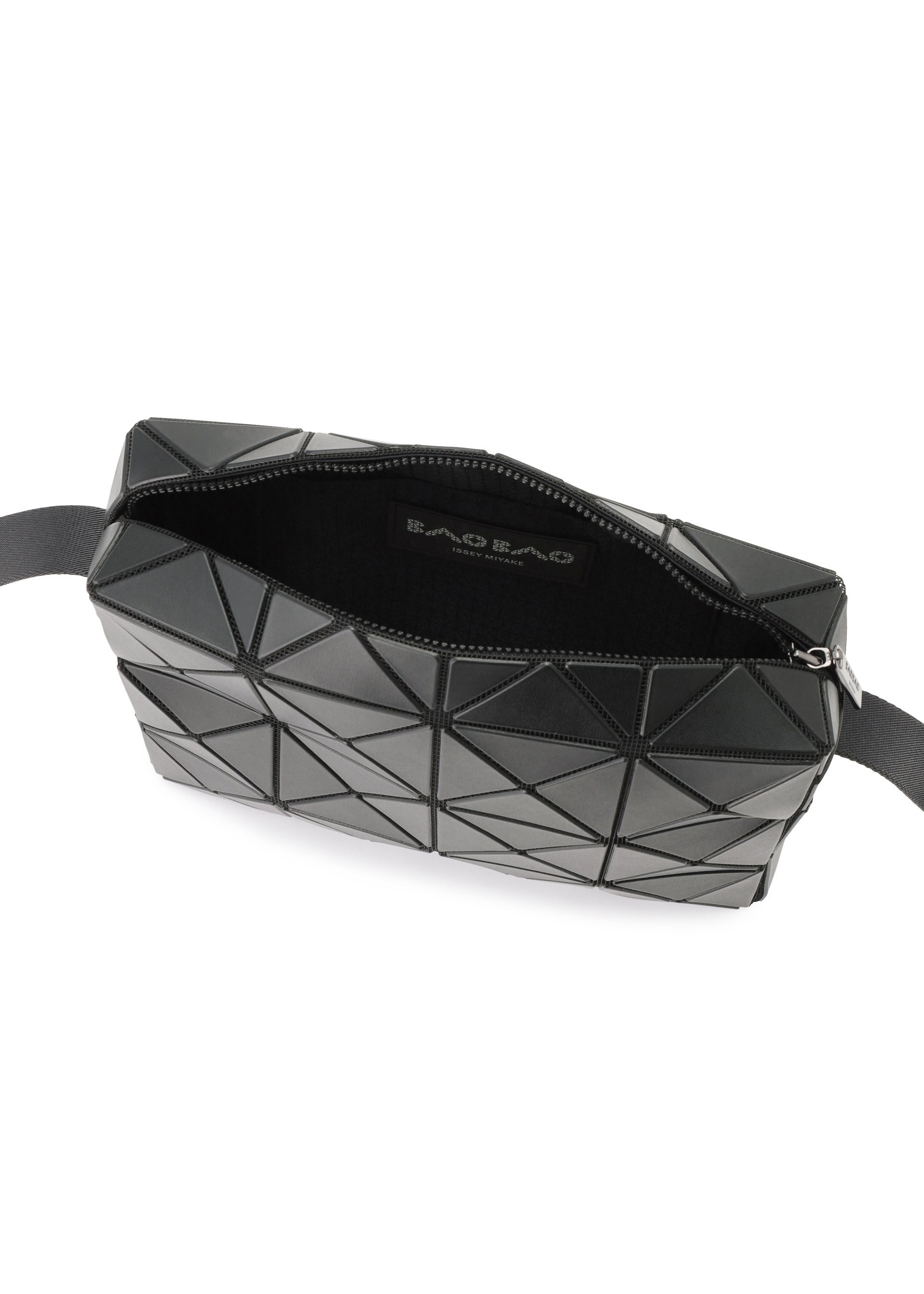 A detail shot of the BAO BAO ISSEY MIYAKE CUBOID shoulder bag.