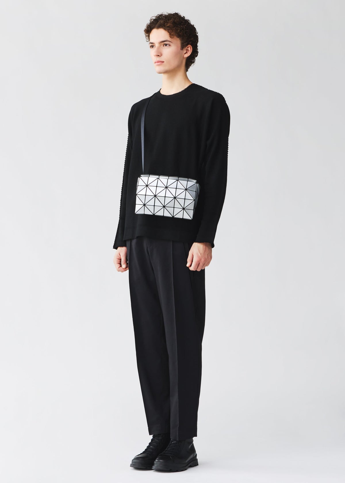 CARTON Shoulder Bag Black