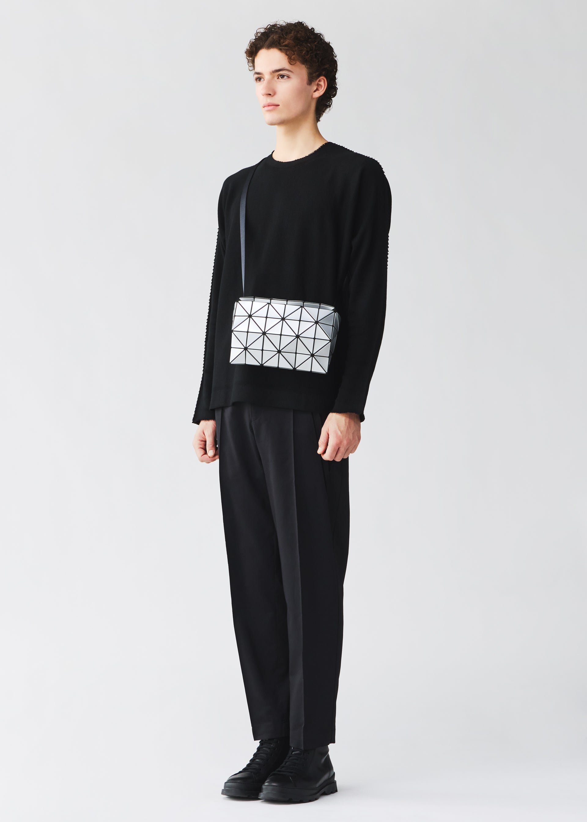 CARTON Shoulder Bag Black
