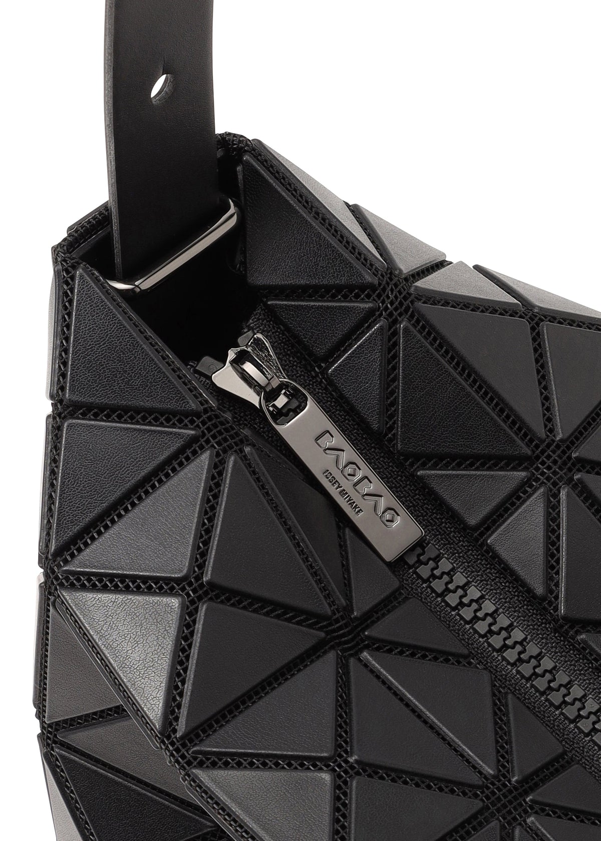 A detail shot of the BAO BAO ISSEY MIYAKE VALLEY handbag.