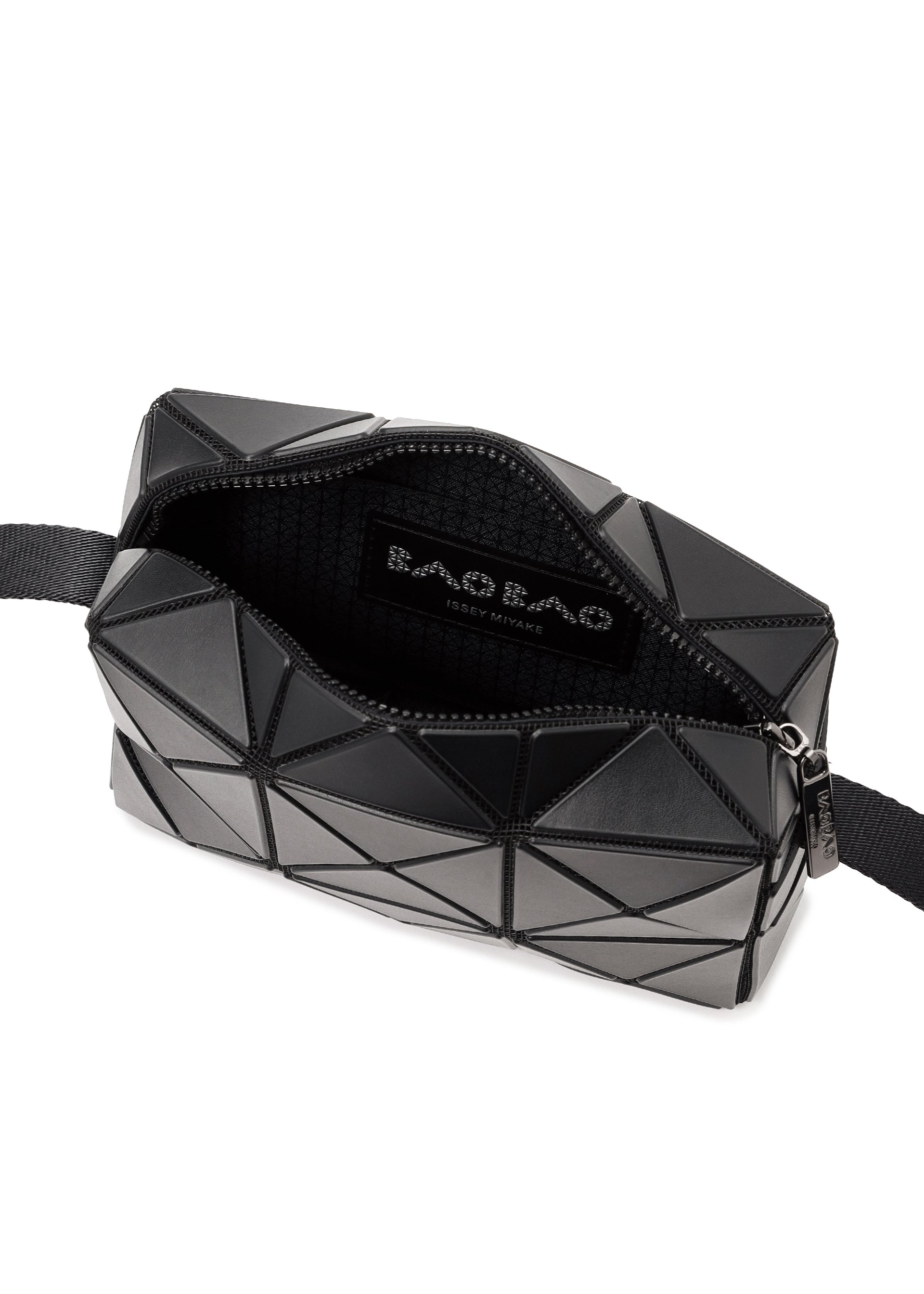 A detail shot of the BAO BAO ISSEY MIYAKE CUBOID shoulder bag.