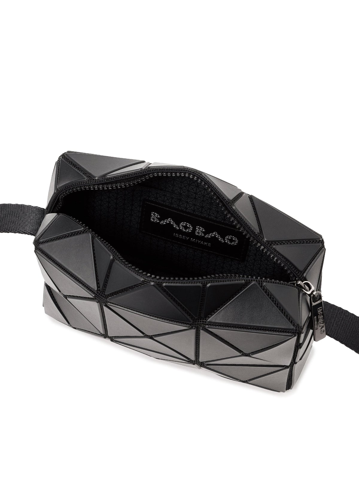 A detail shot of the BAO BAO ISSEY MIYAKE CUBOID shoulder bag.