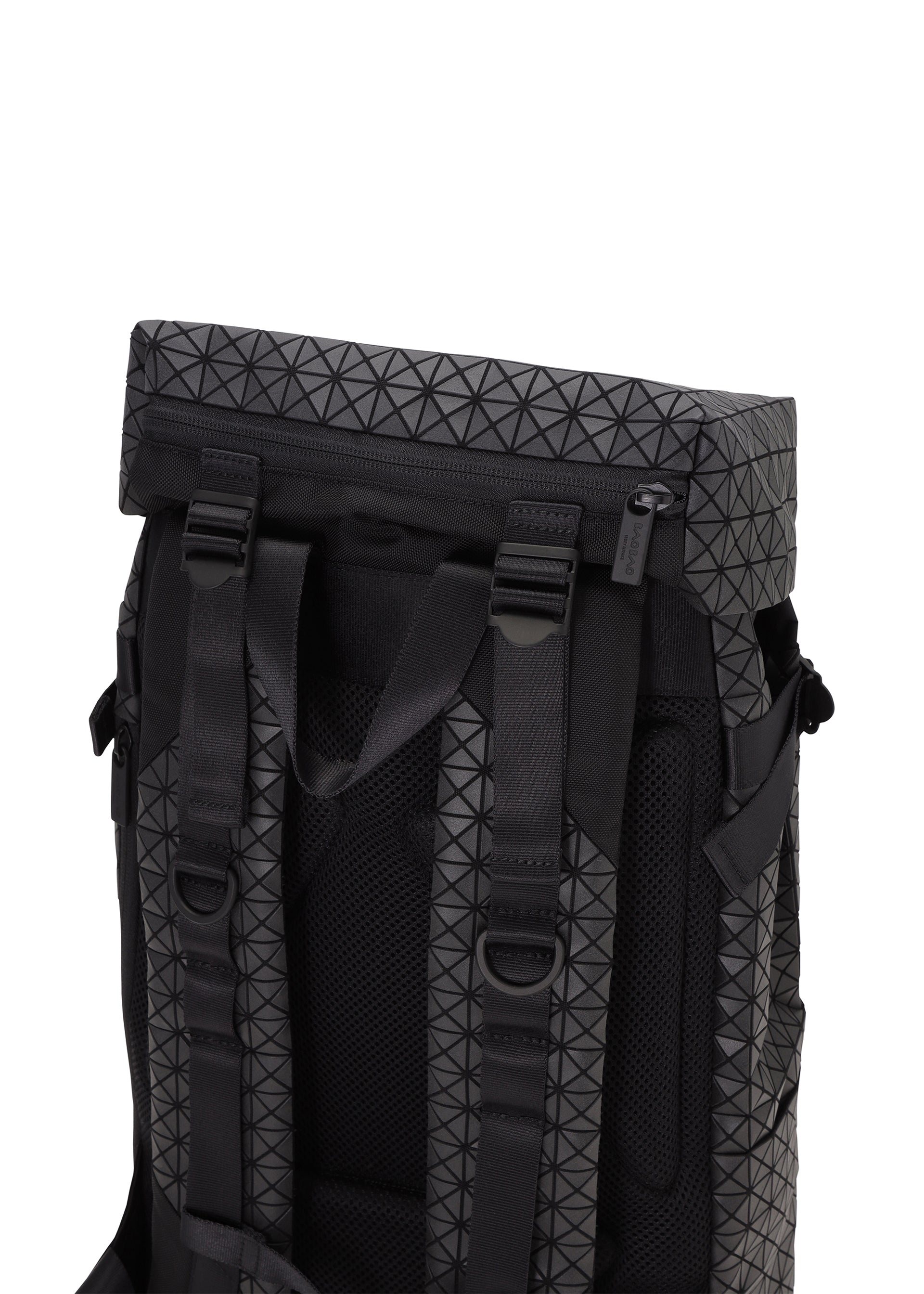HIKER Backpack Matte Black – The official ISSEY MIYAKE ONLINE