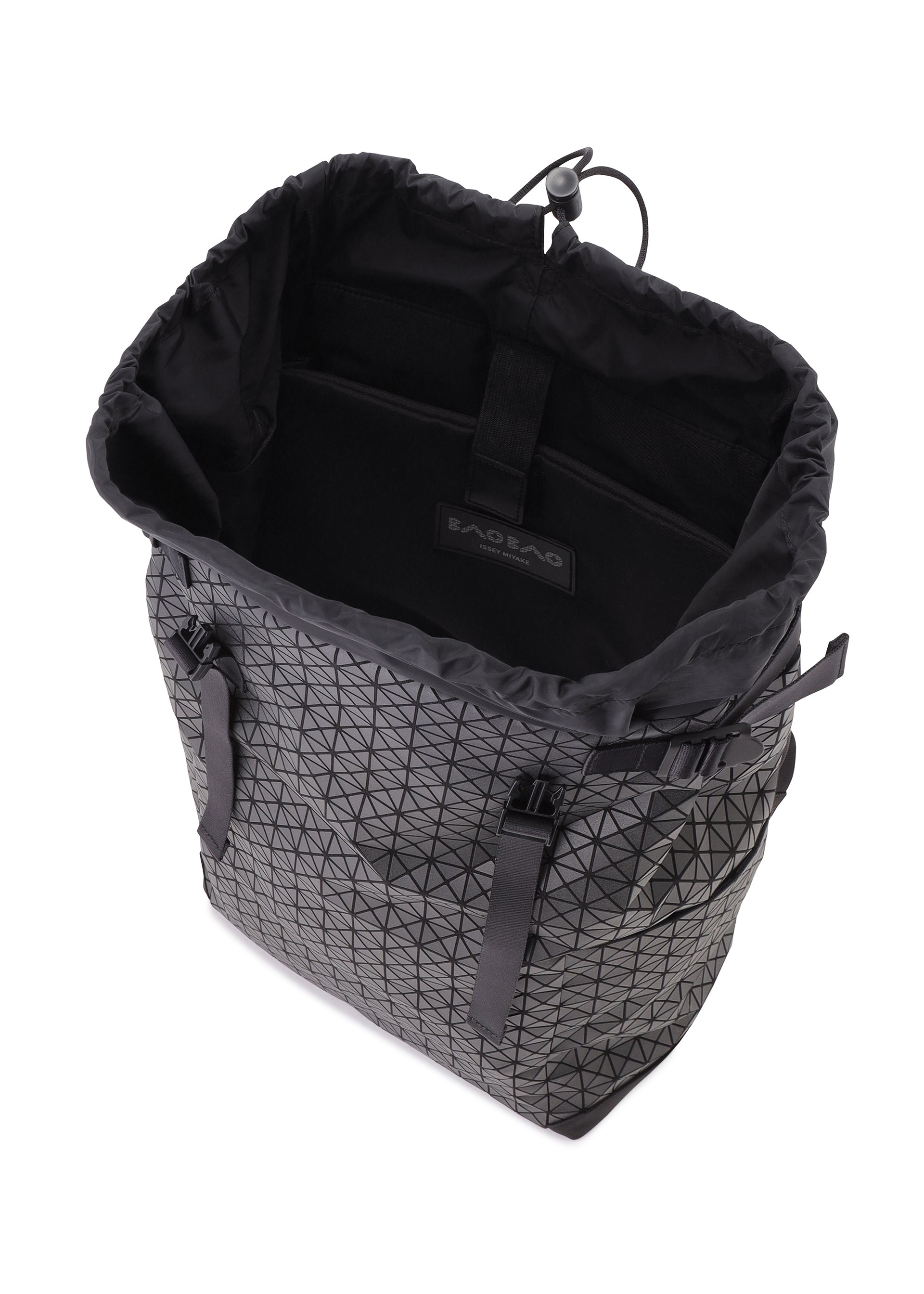 HIKER Backpack Matte Black – The official ISSEY MIYAKE ONLINE