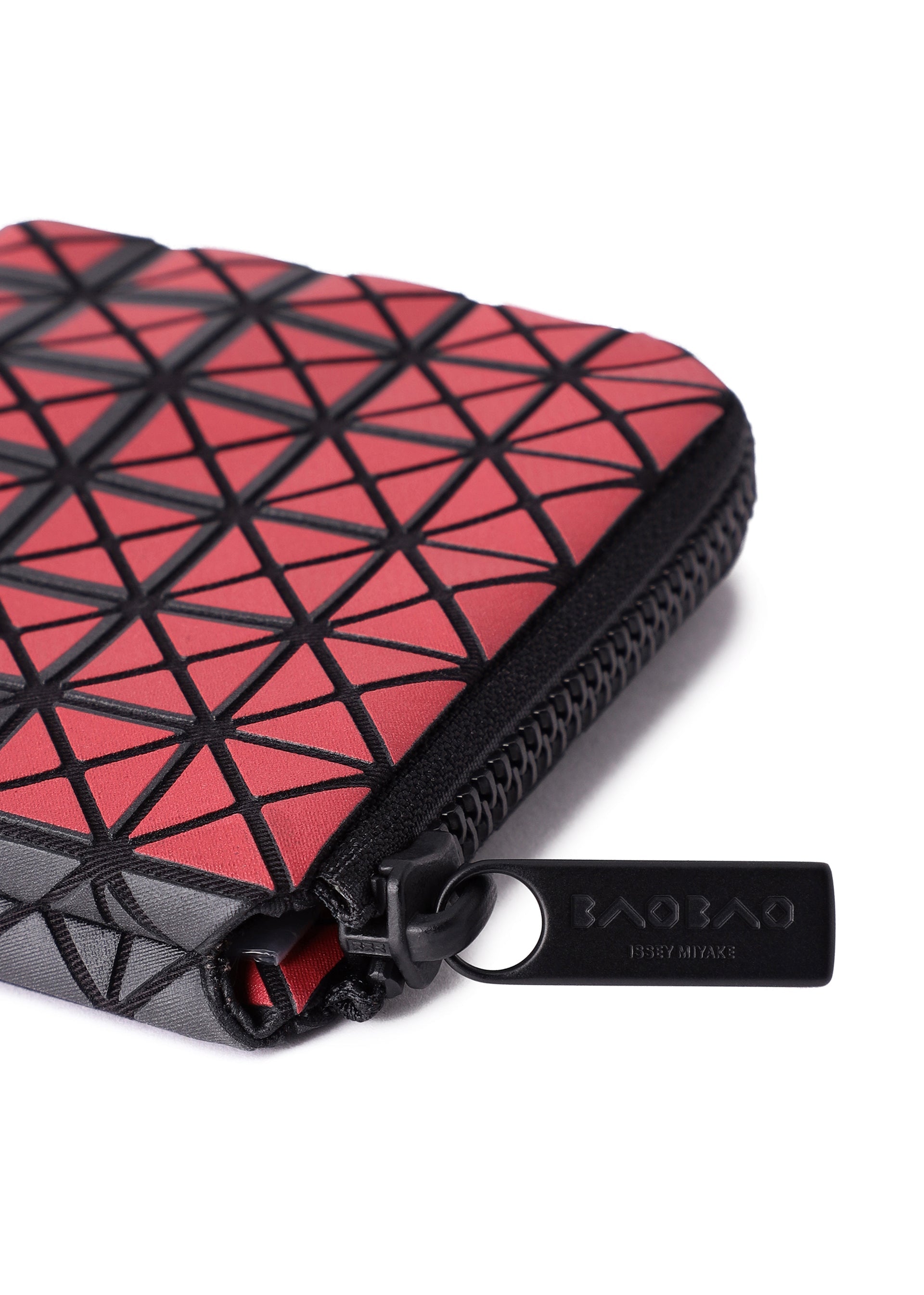 CLAM WALLET GRADUAL Wallet Beige – The official ISSEY MIYAKE