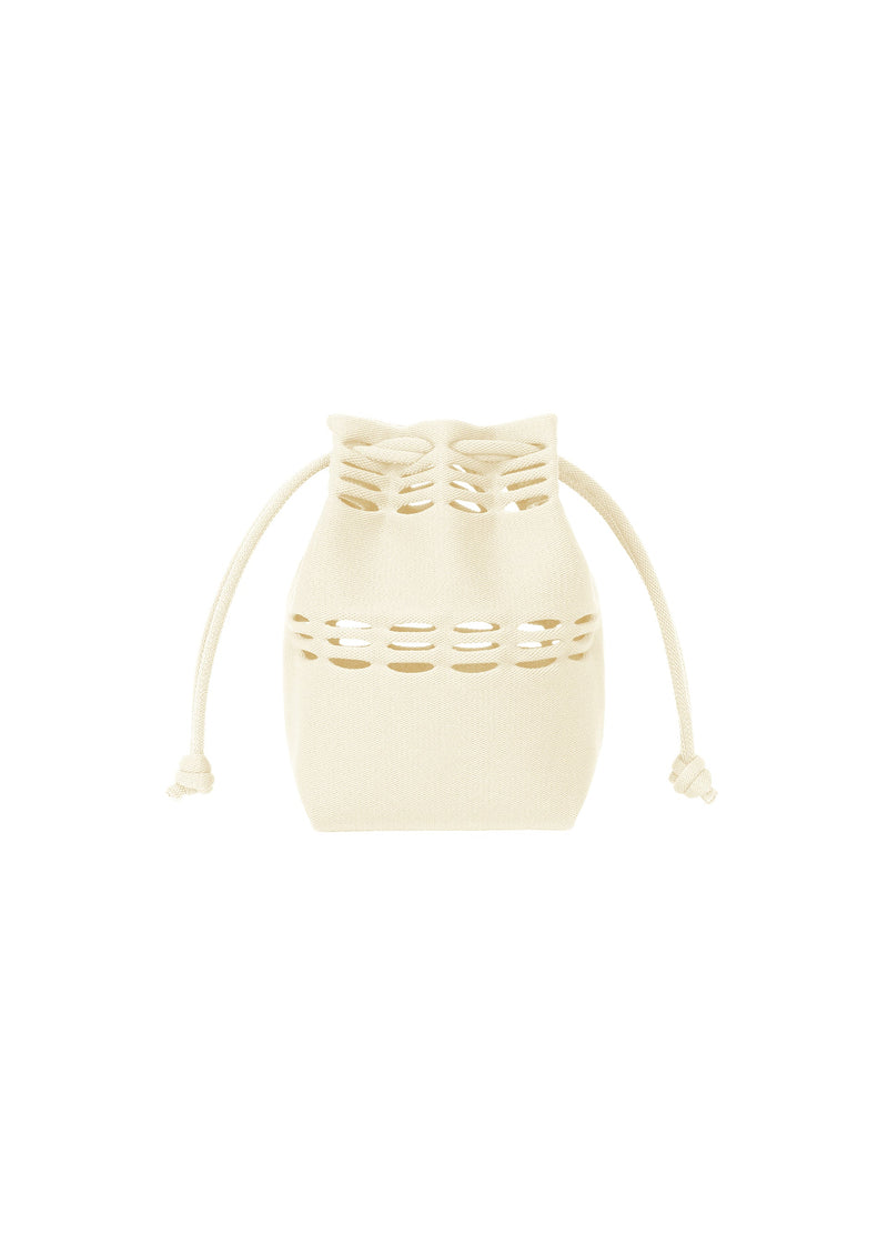 A product shot of the GOOD GOODS ISSEY MIYAKE MOKKO POCKET bag in off white (02).