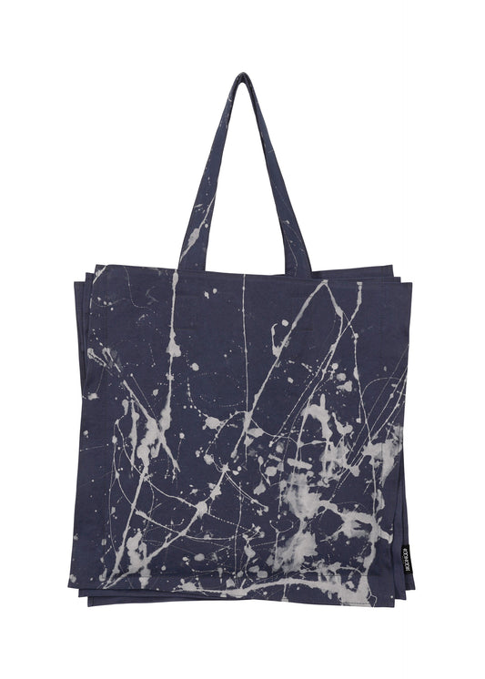 A product shot of the GOOD GOODS ISSEY MIYAKE IROGAMI BASSEN bag in navy (75).