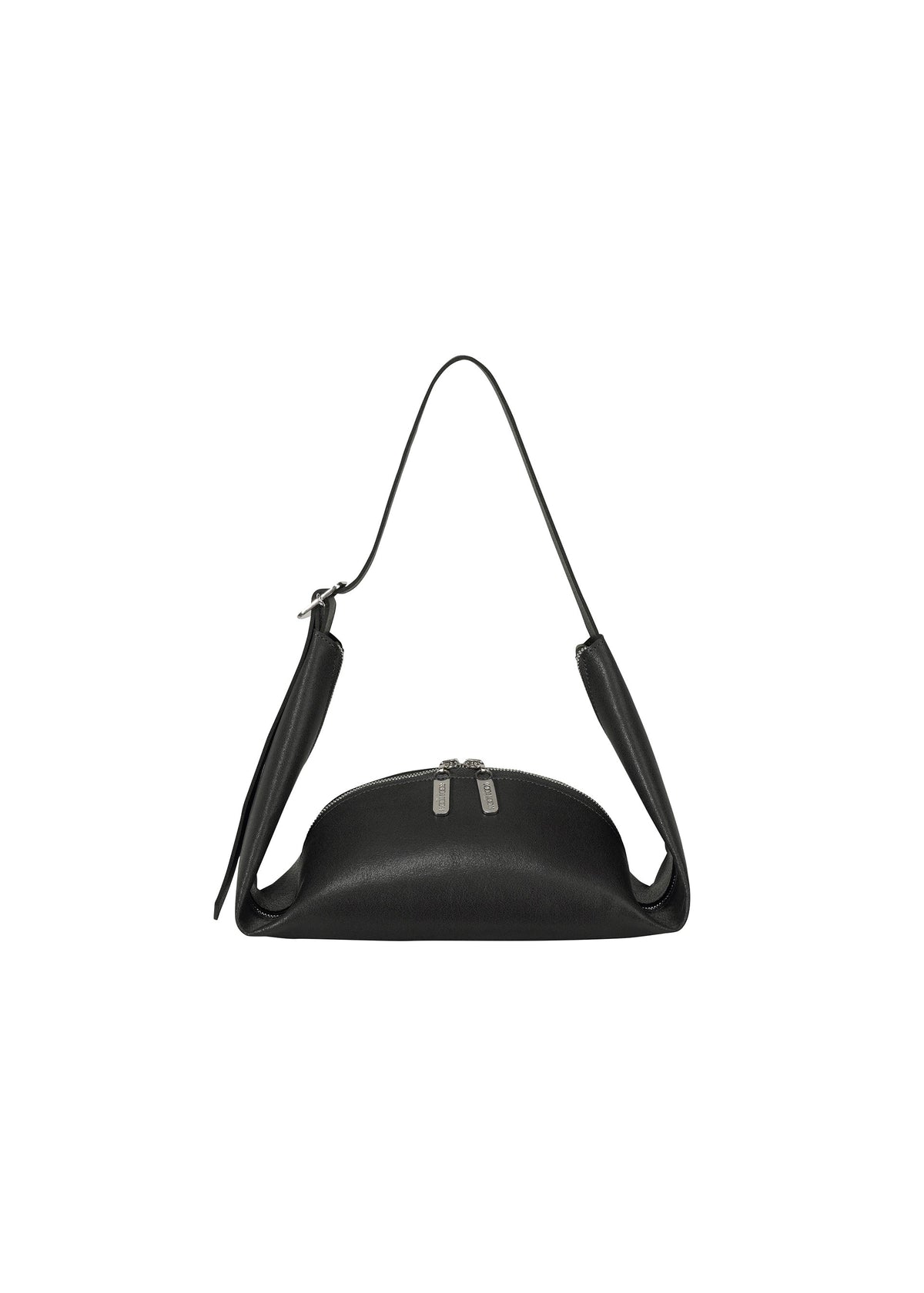A product shot of the GOOD GOODS ISSEY MIYAKE LEAF handbag in black.