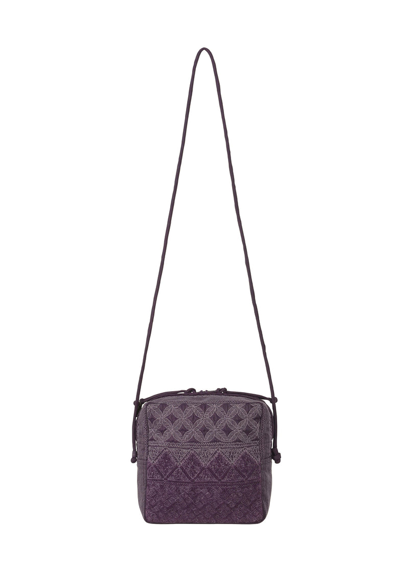 A product shot of the HAAT CHENILLE VELOUR bag in purple (81).