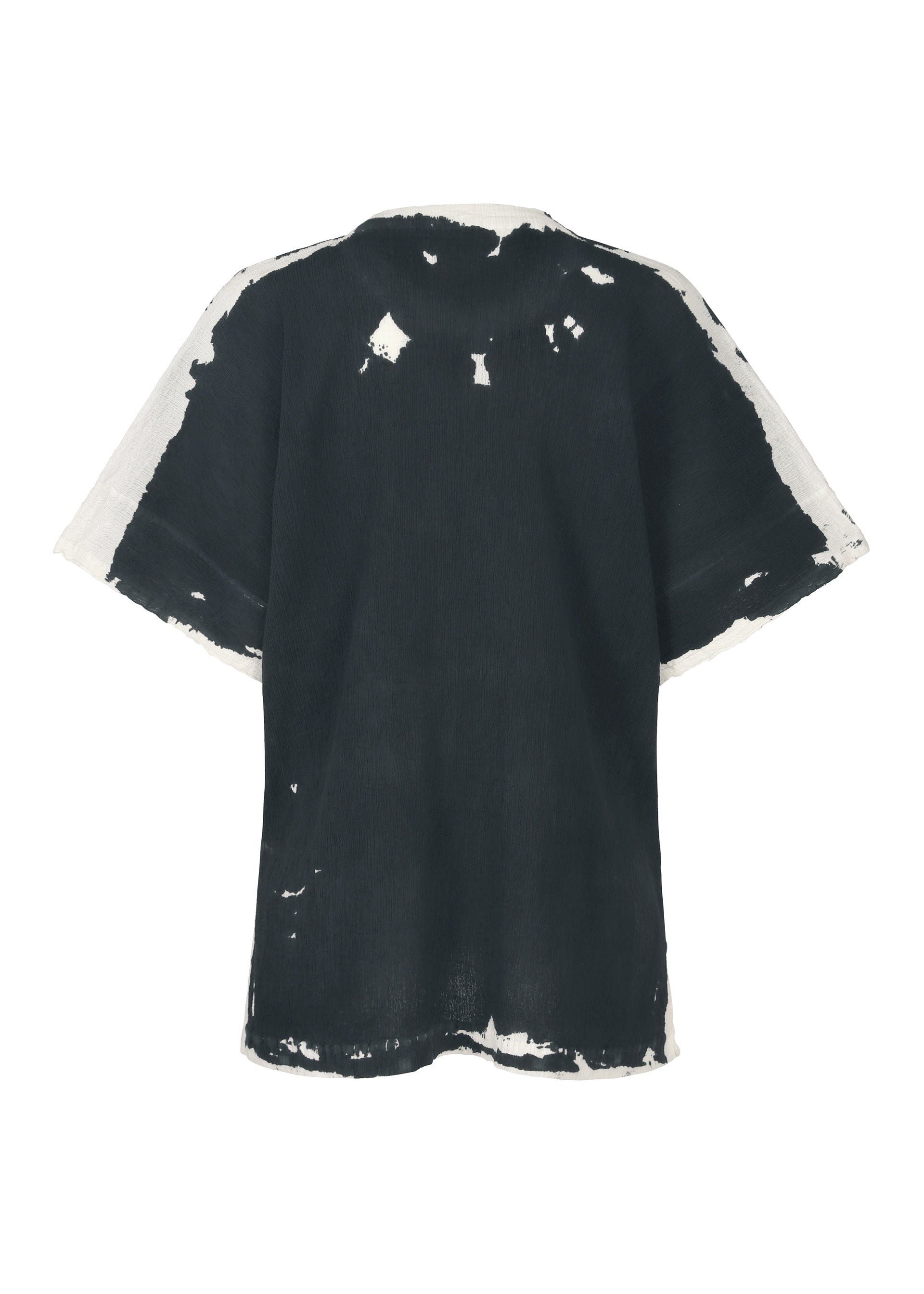 A detail shot of the HAAT KYO CHIJIMI OVER PRINT shirt.