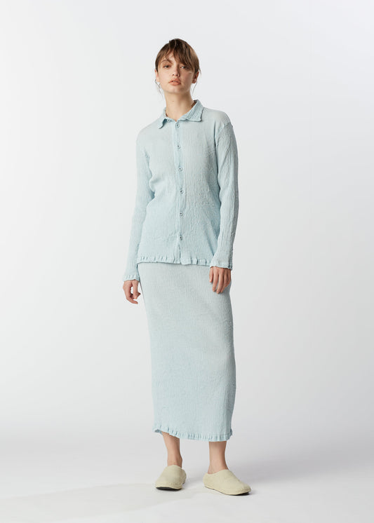 A model wears the HAAT KYO CHIJIMI MAY shirt.